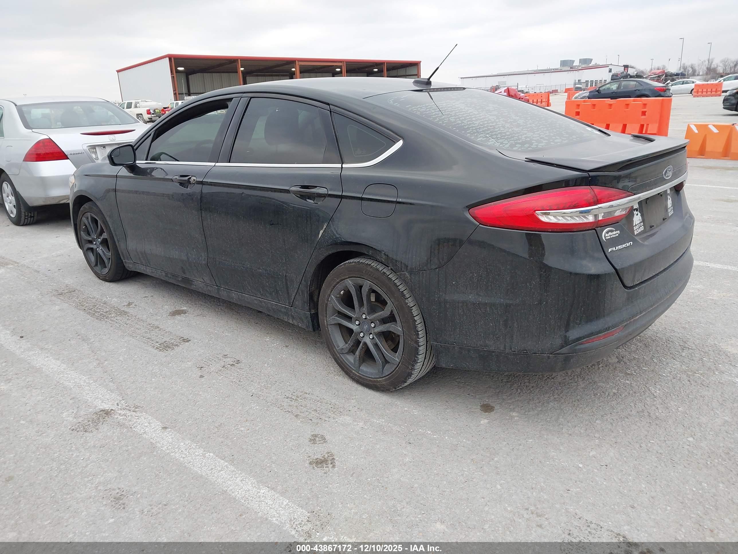 FORD FUSION image 3