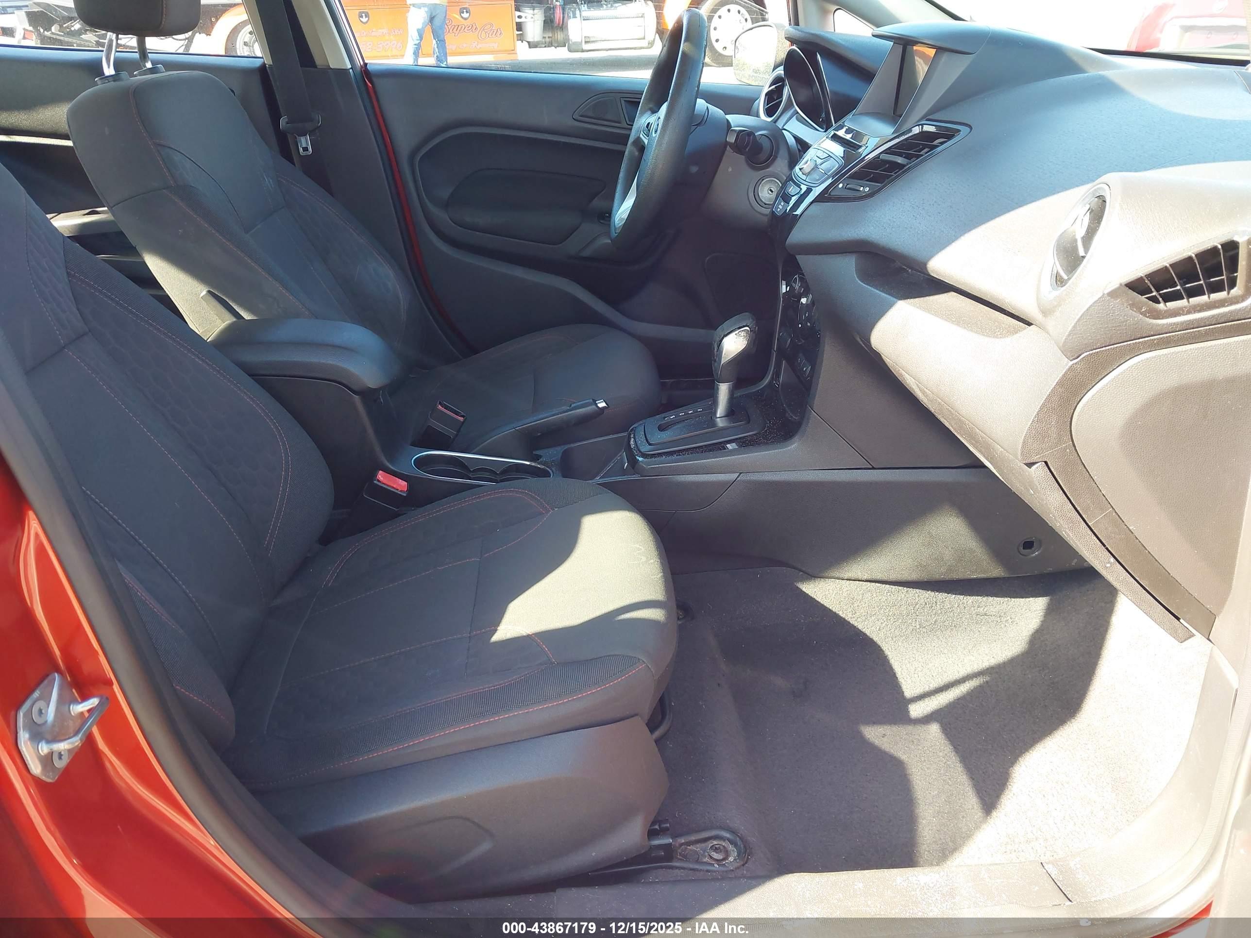 FORD FIESTA image 5