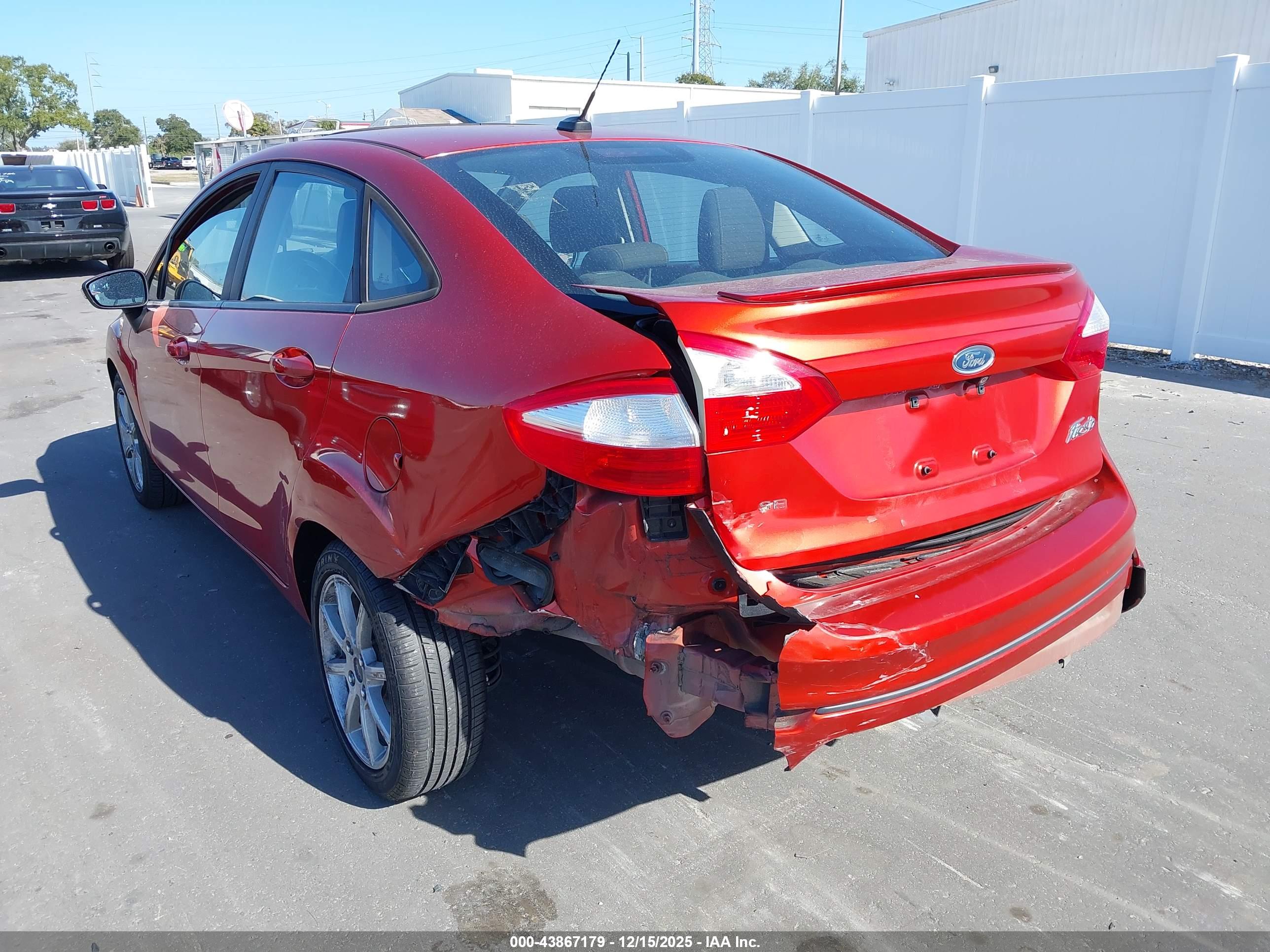 FORD FIESTA image 6