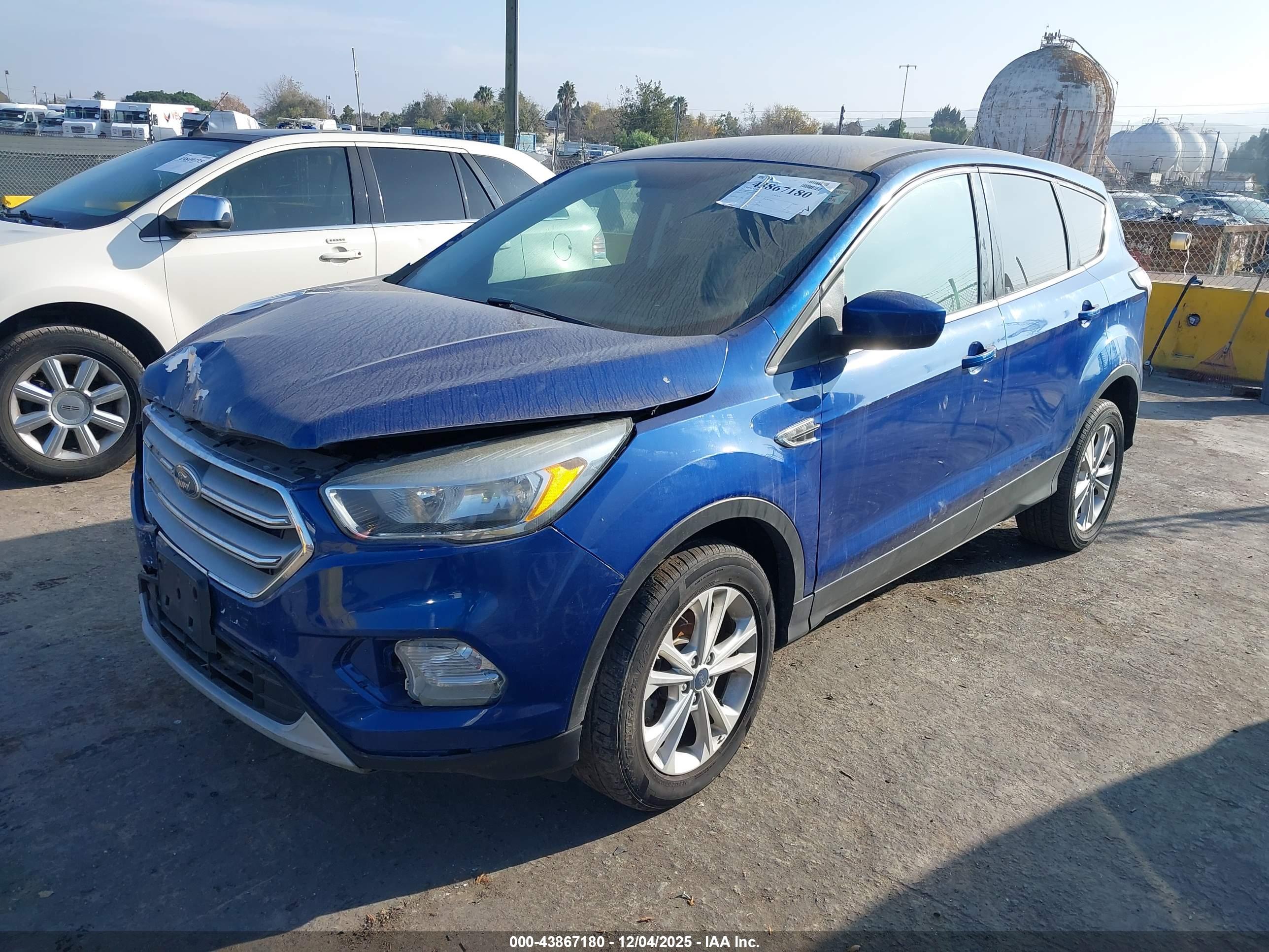 FORD ESCAPE image 2