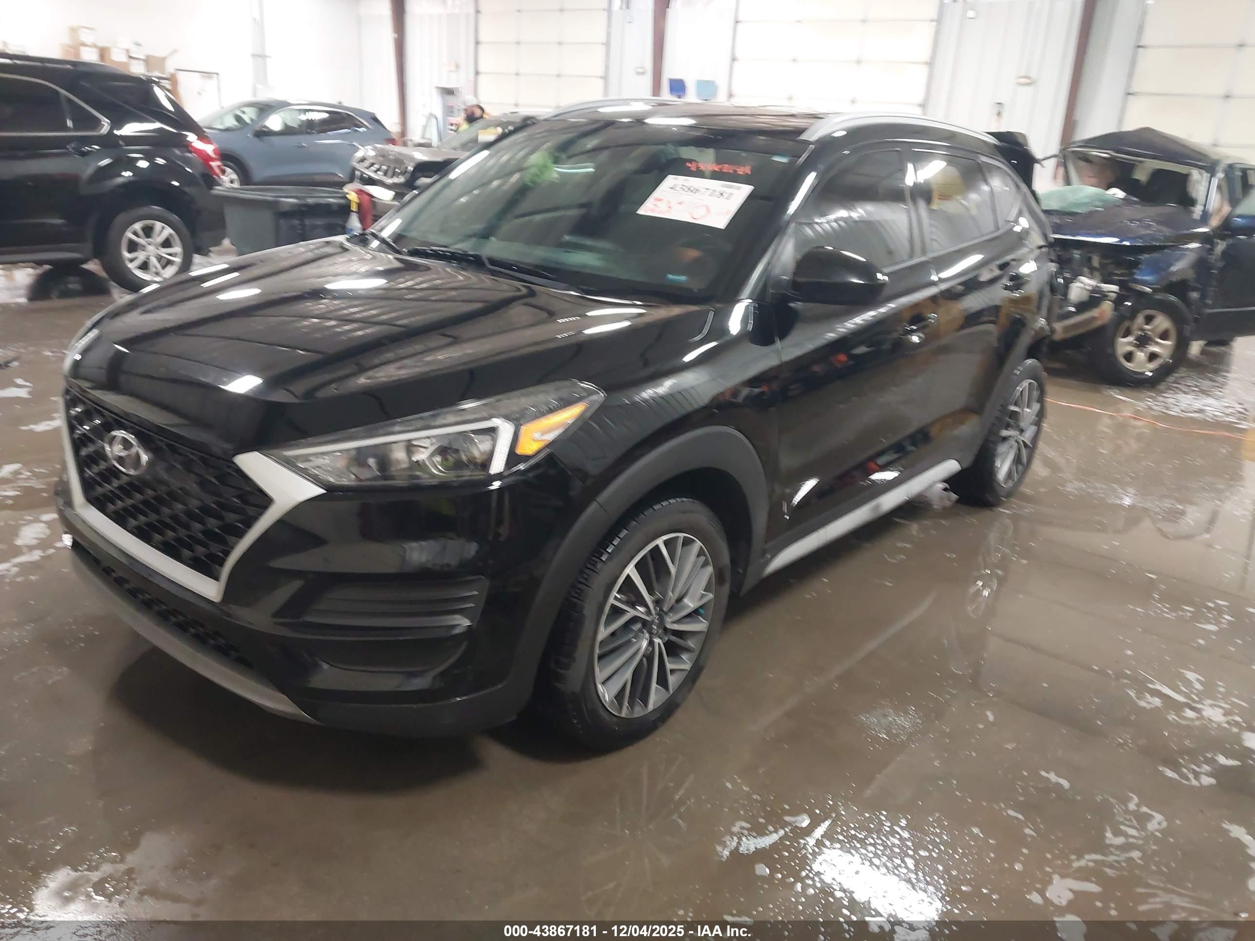 HYUNDAI TUCSON image 2