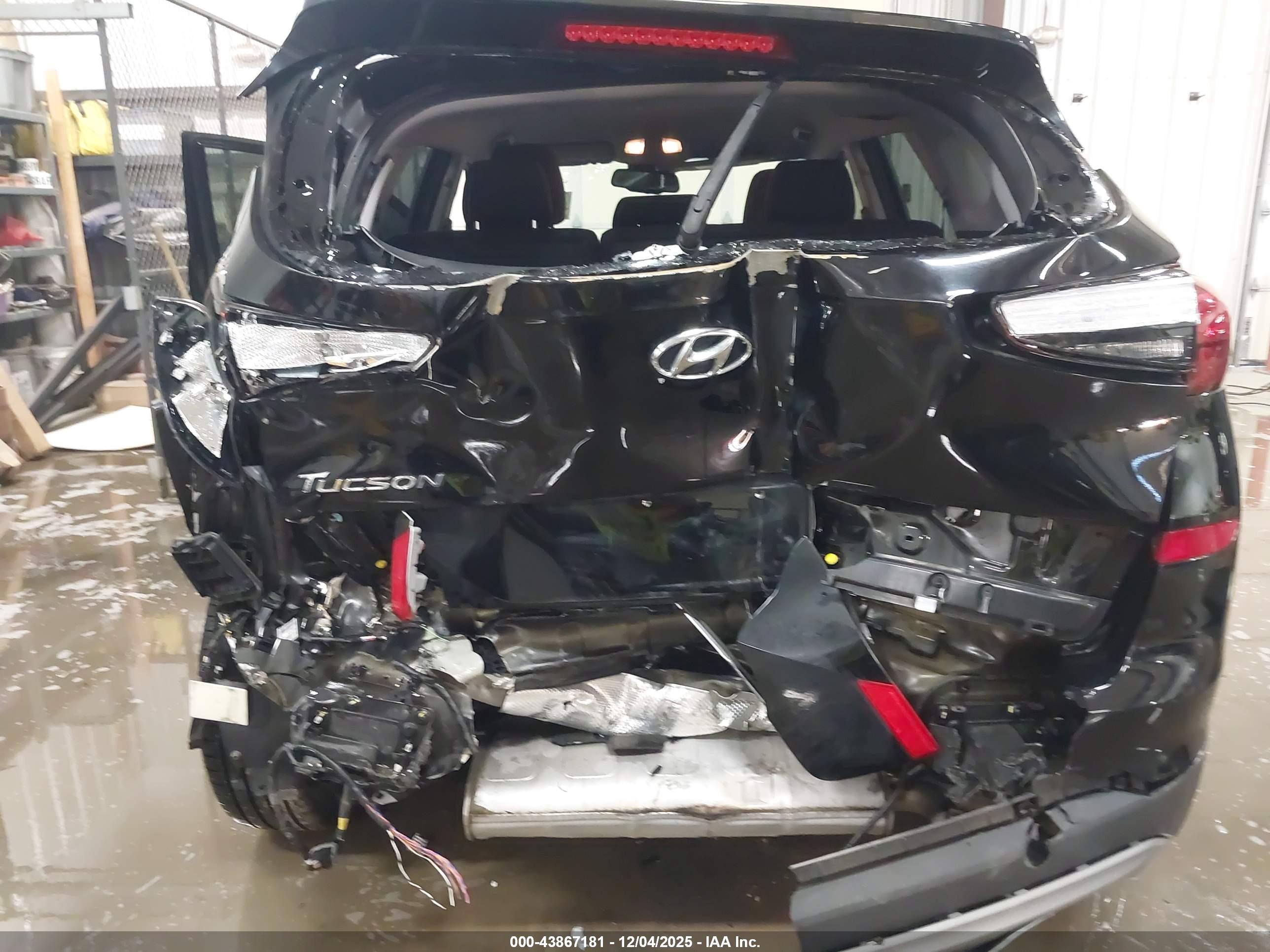HYUNDAI TUCSON image 6