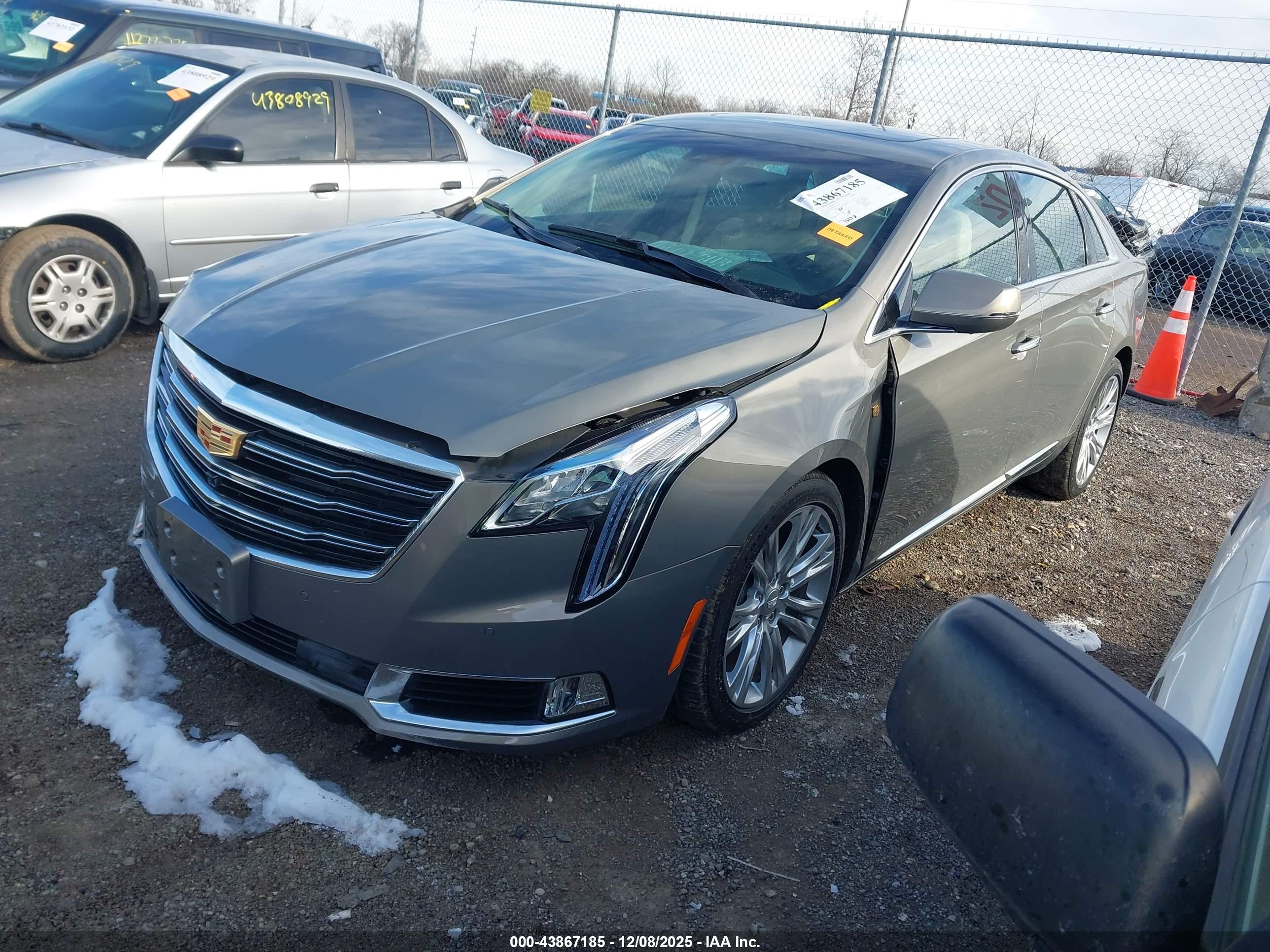 CADILLAC XTS image 2