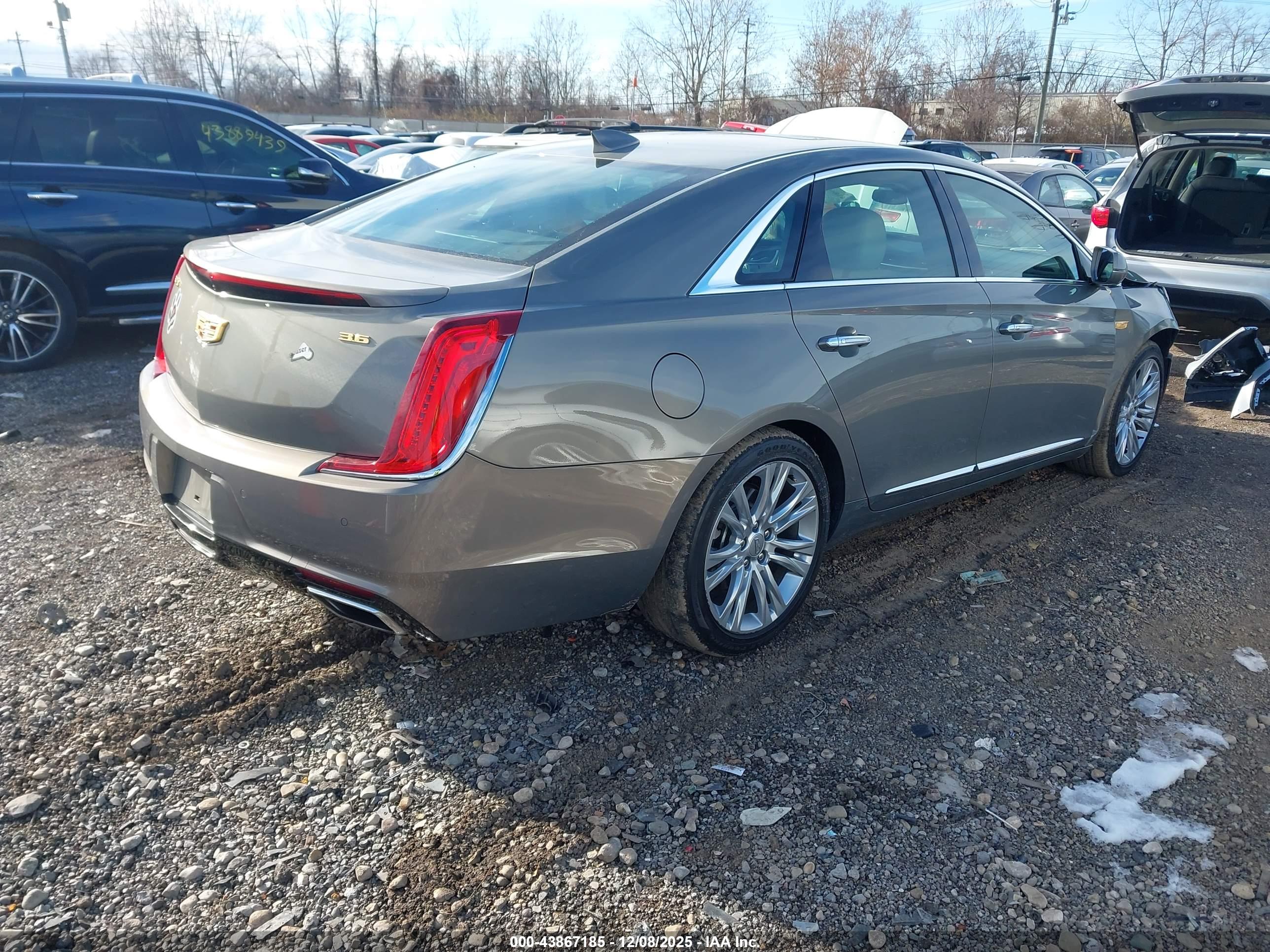 CADILLAC XTS image 4