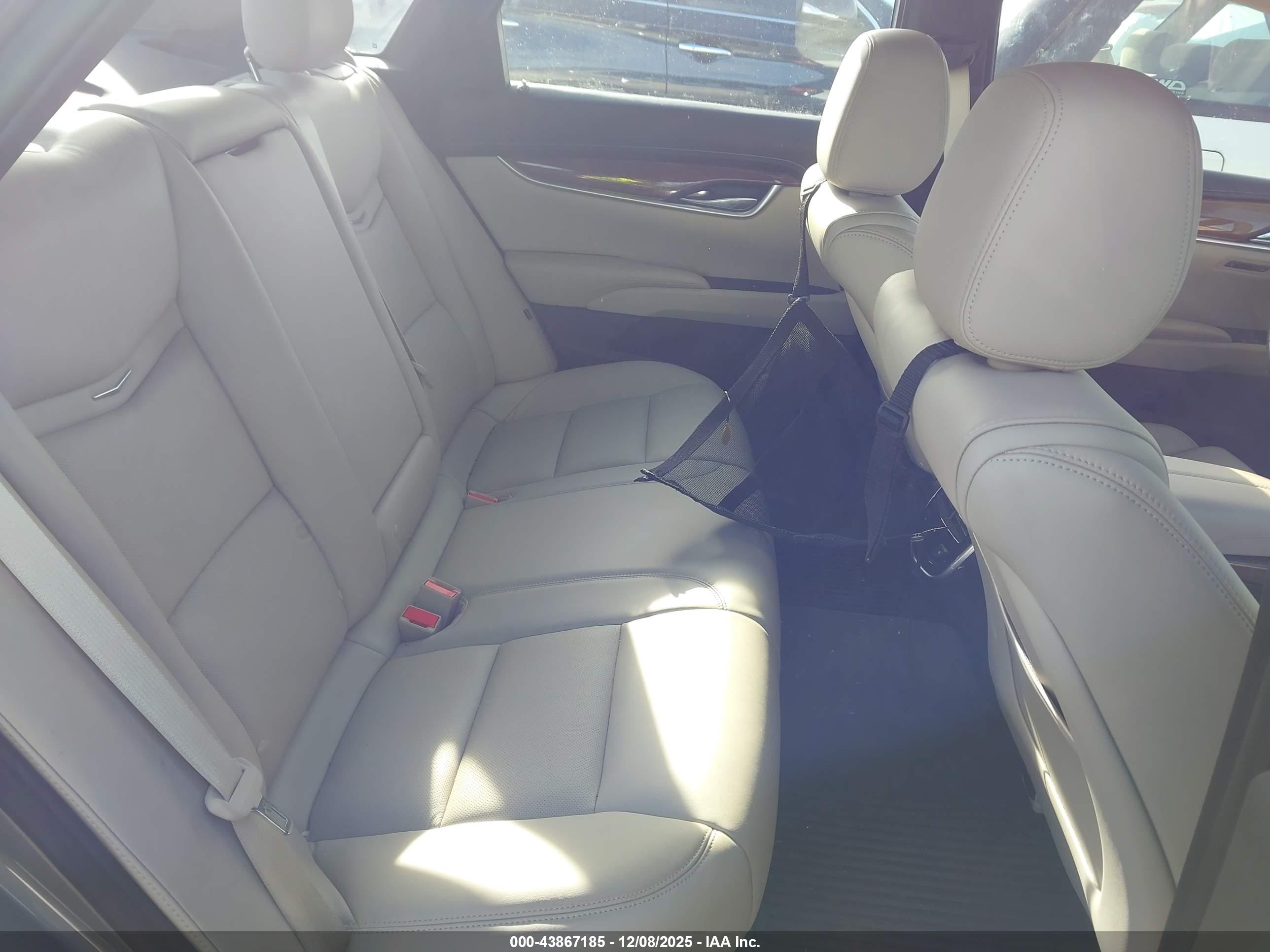 CADILLAC XTS image 8