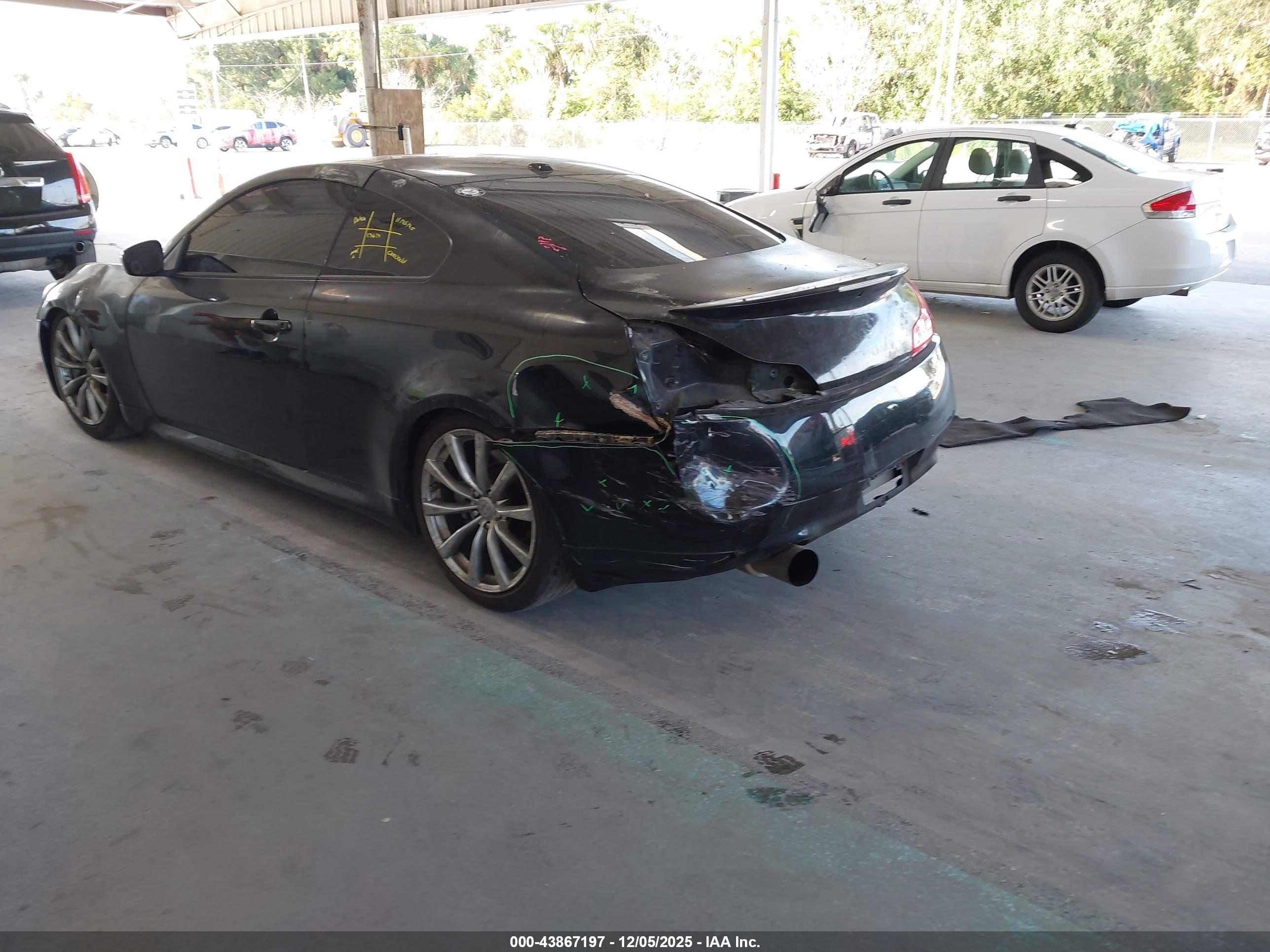 INFINITI G37 image 3