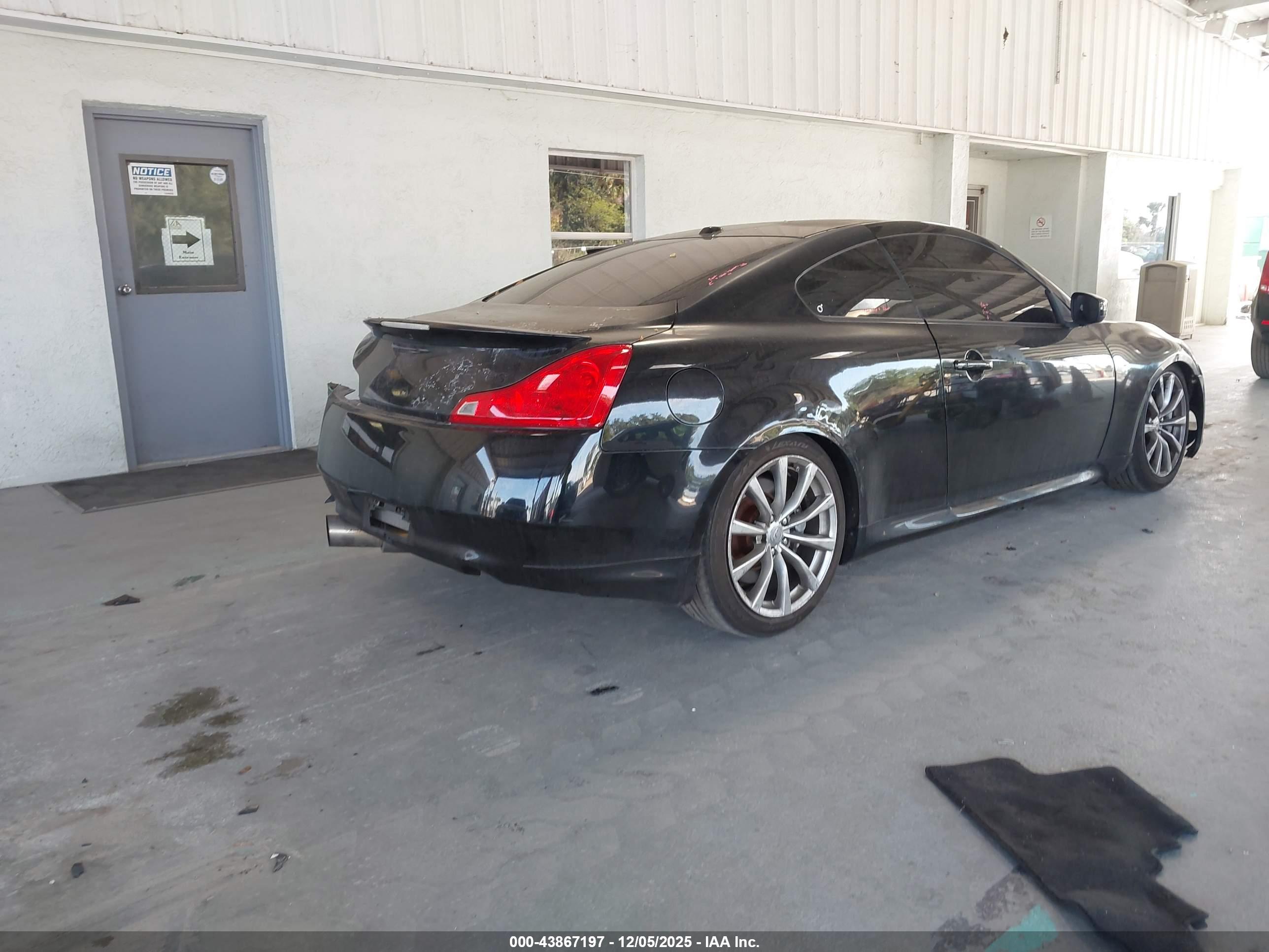 INFINITI G37 image 4