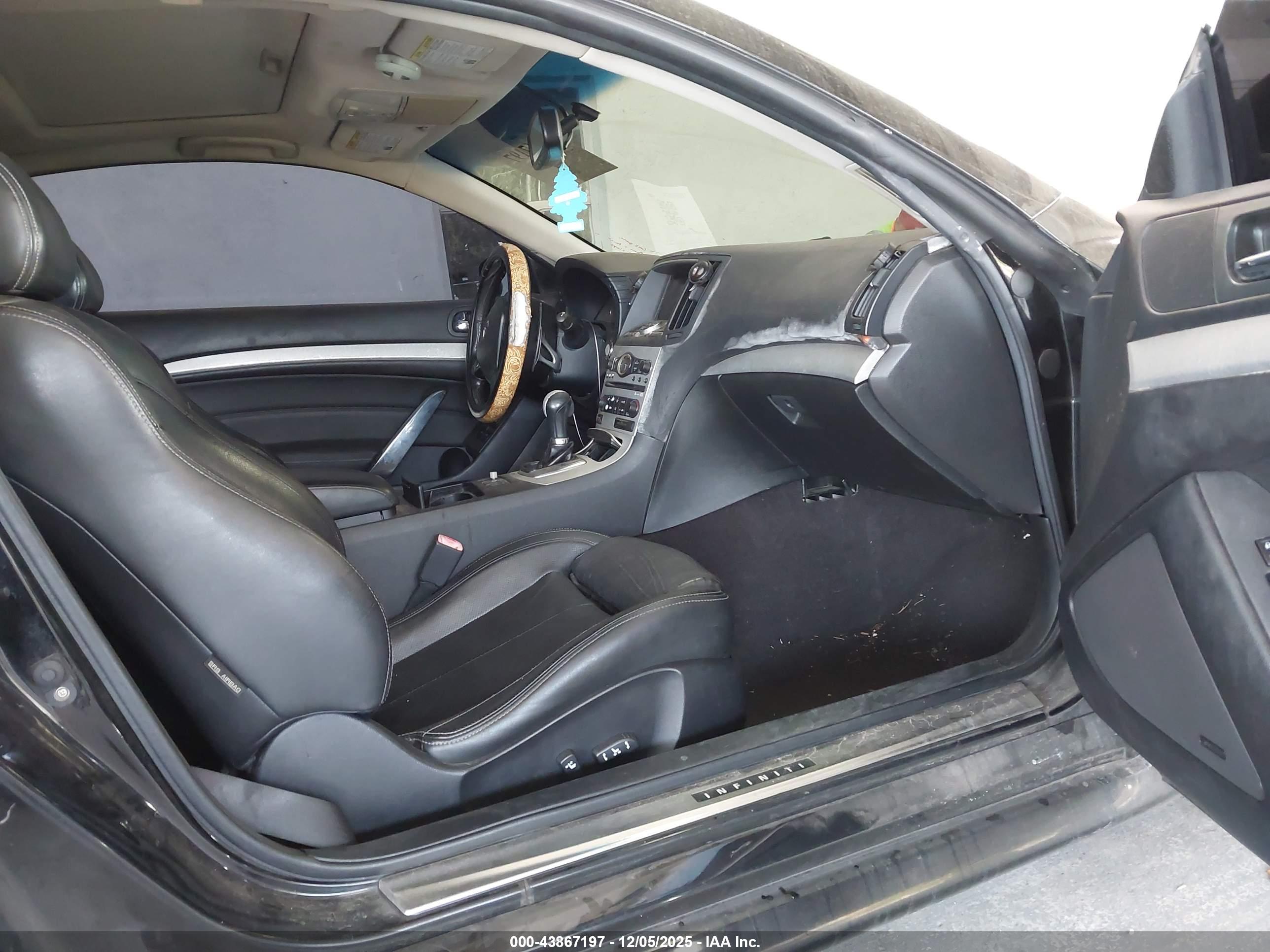 INFINITI G37 image 5