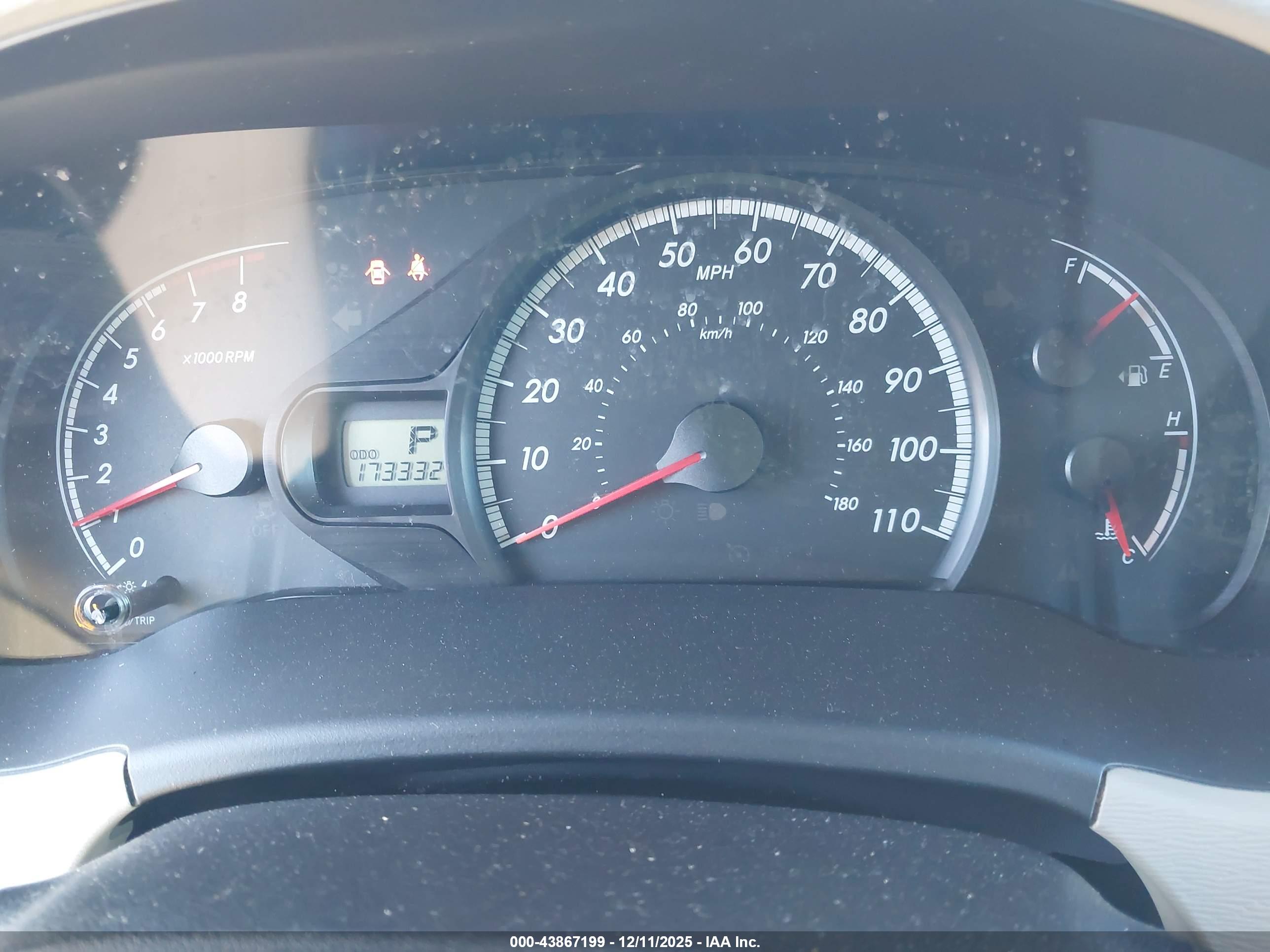 TOYOTA SIENNA image 7