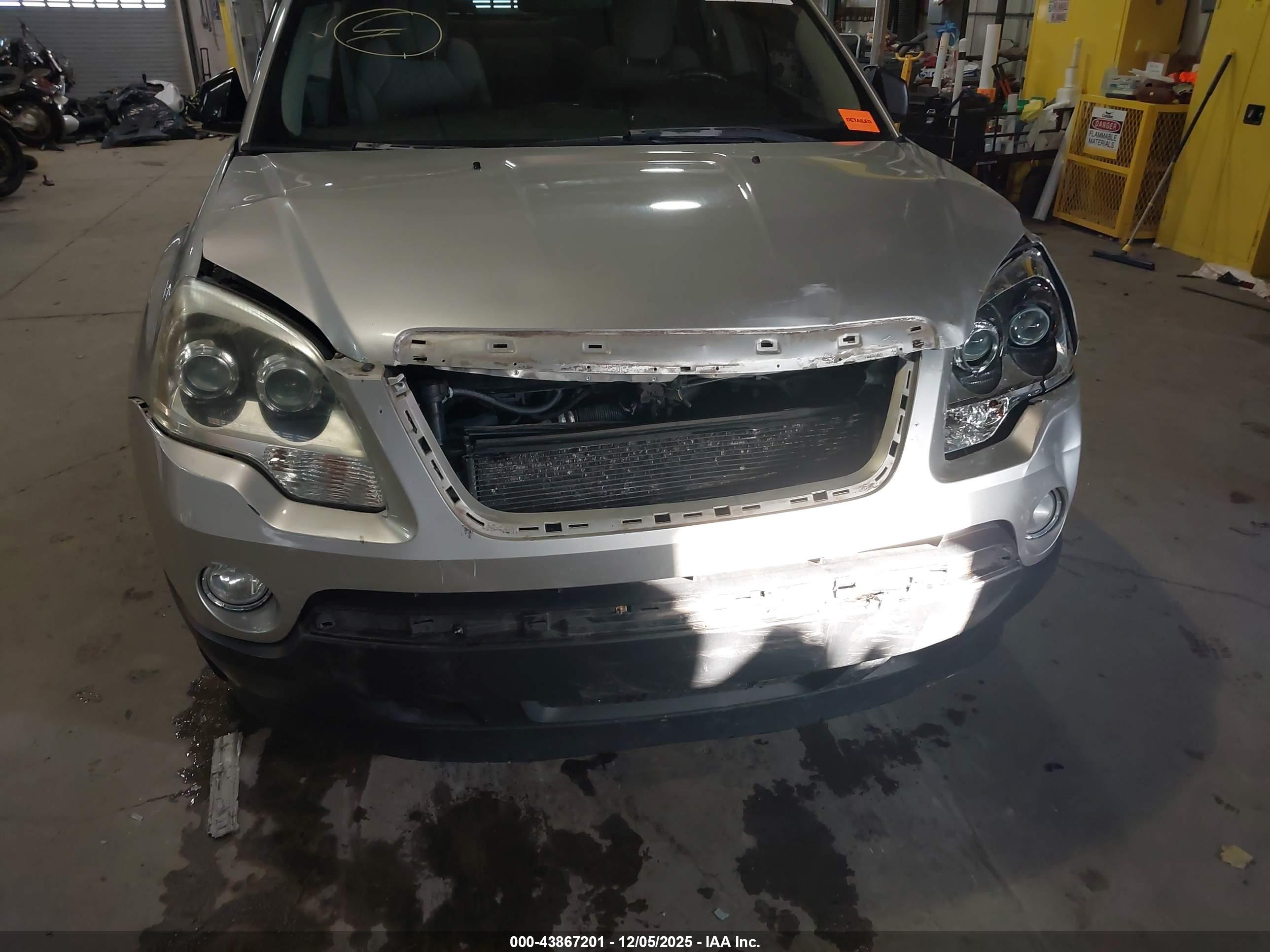 GMC ACADIA image 6