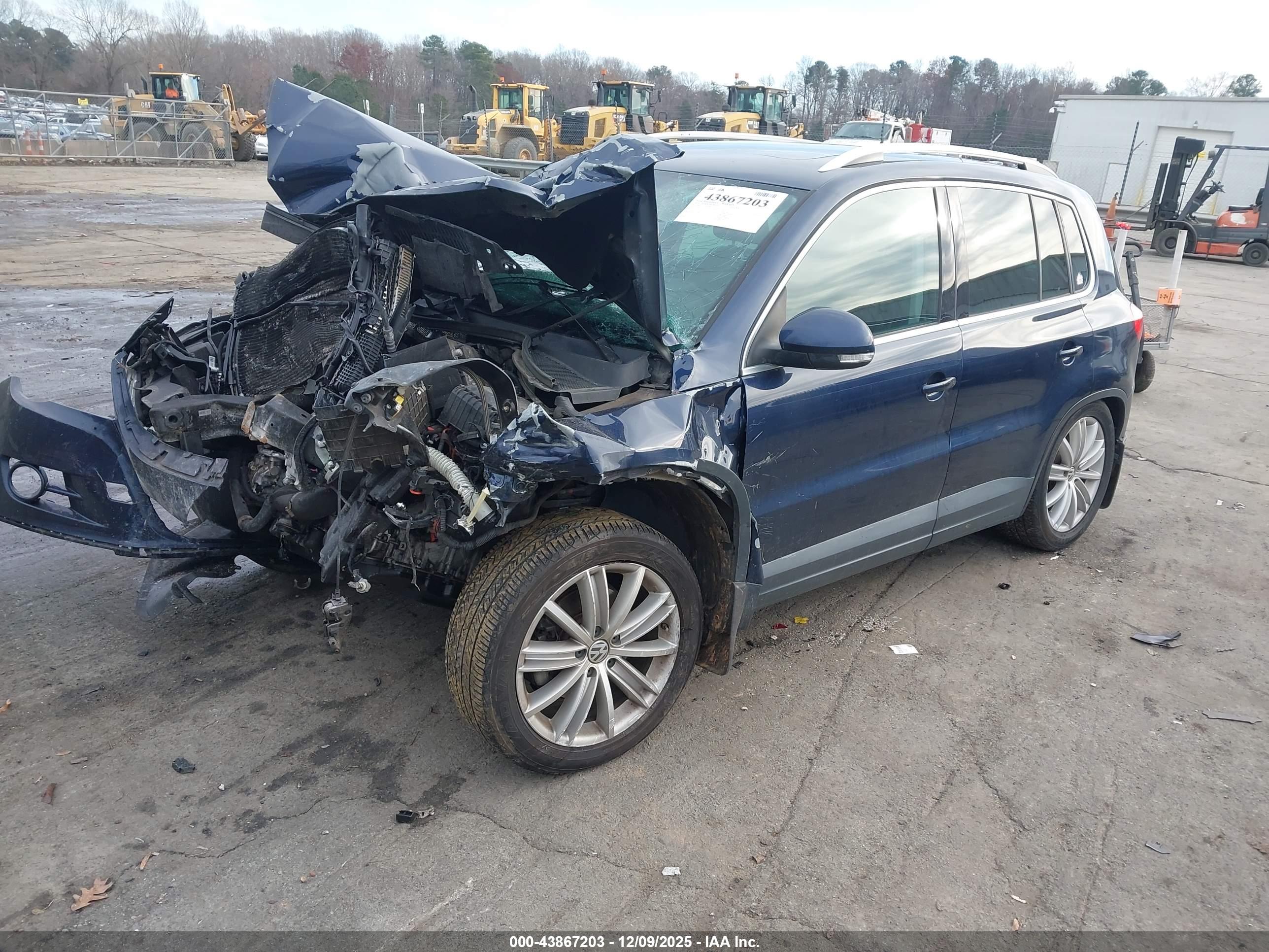 VOLKSWAGEN TIGUAN image 2