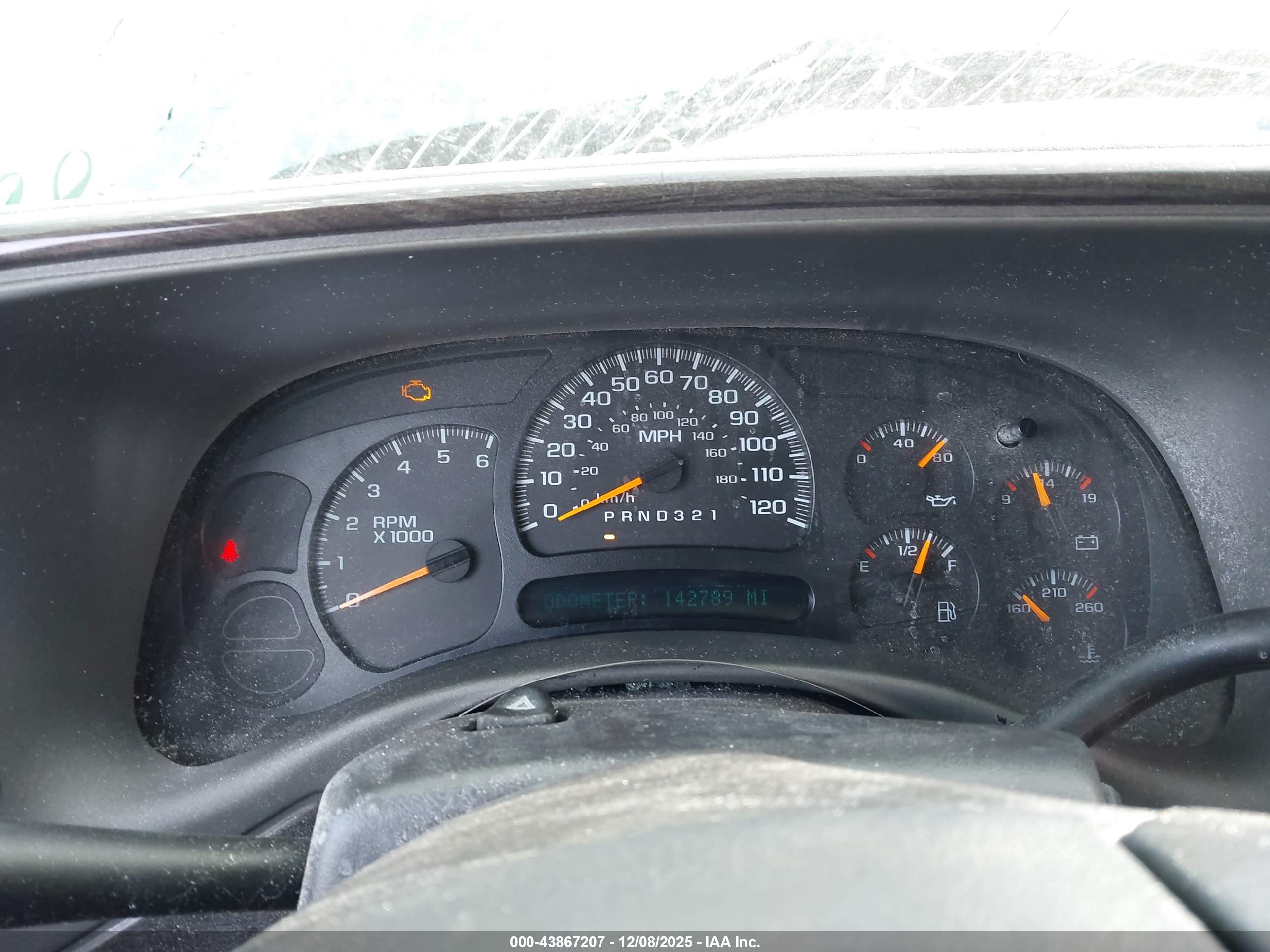 CHEVROLET SILVERADO image 7
