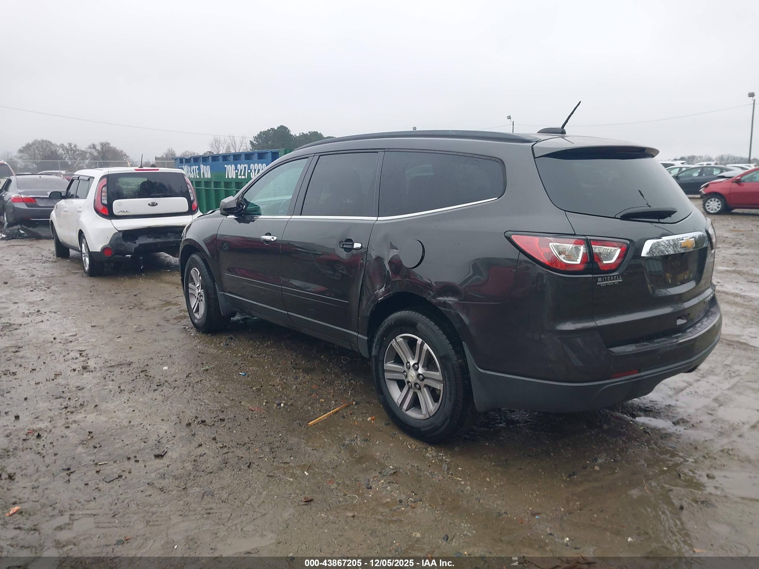 CHEVROLET TRAVERSE image 3