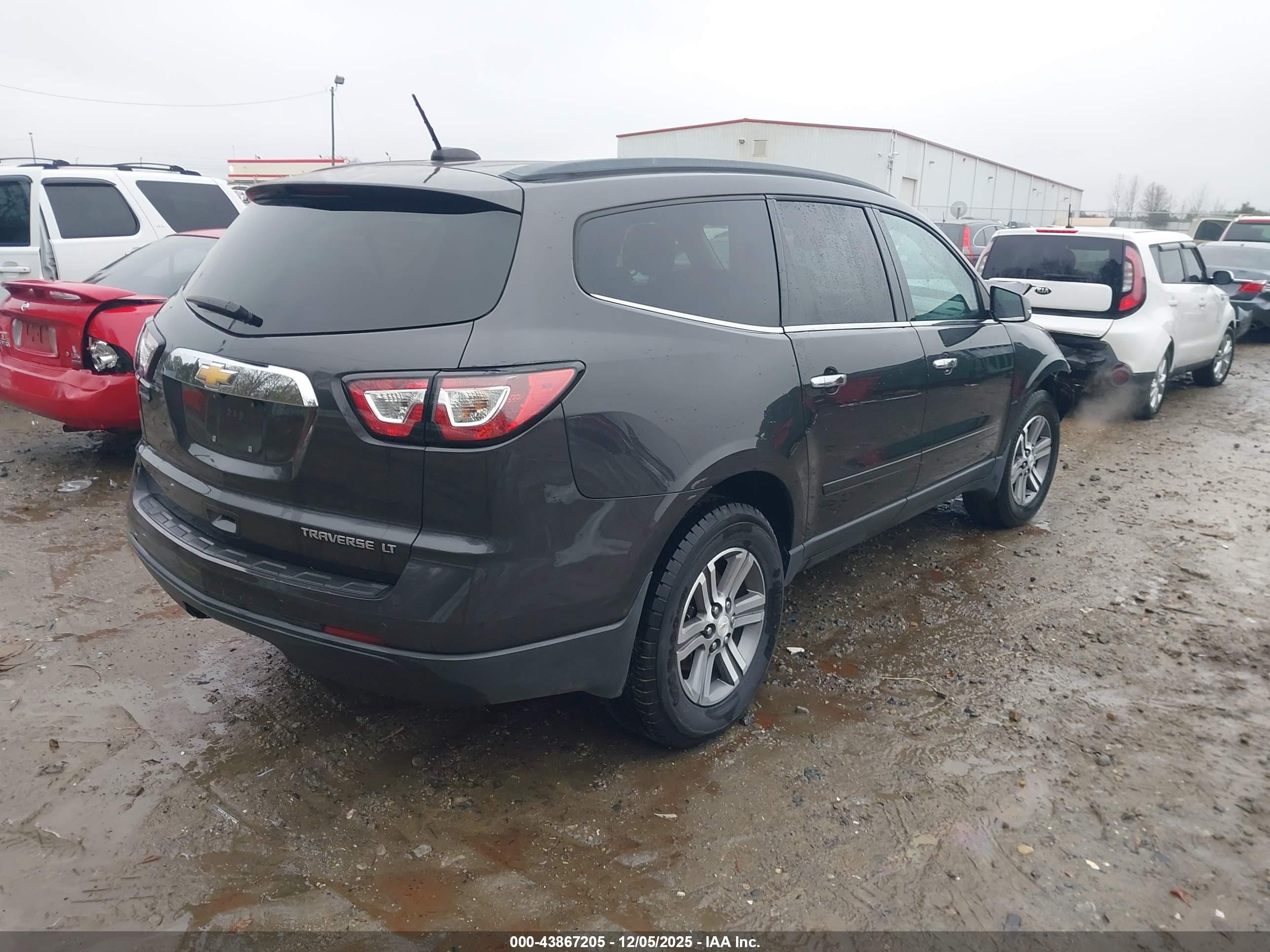 CHEVROLET TRAVERSE image 4
