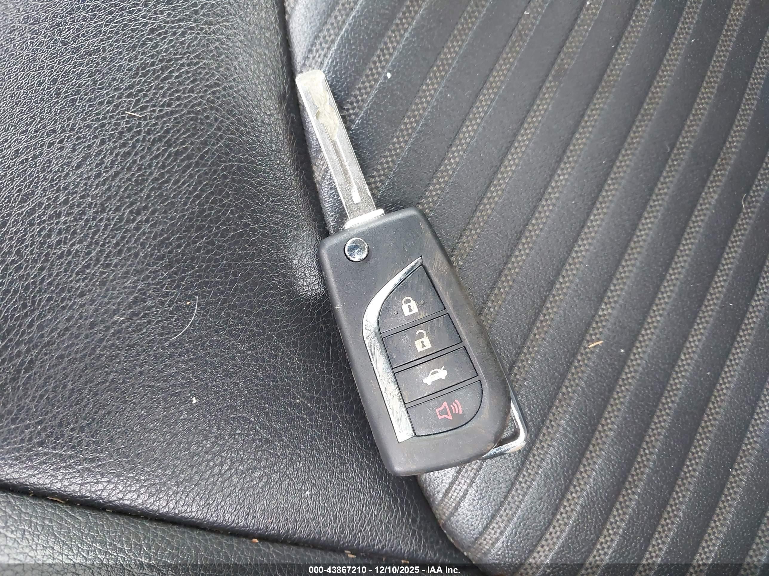 TOYOTA CAMRY image 11