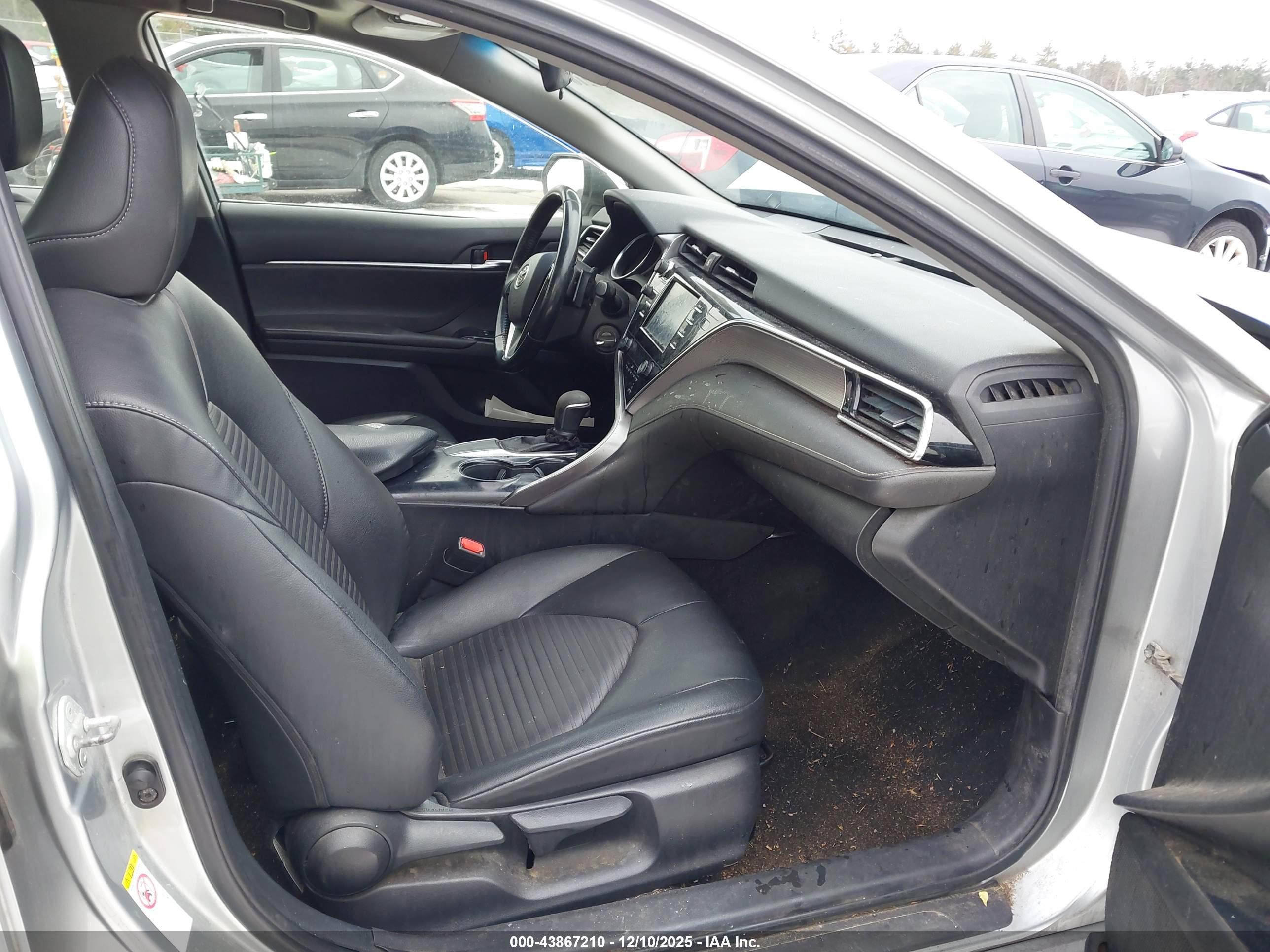 TOYOTA CAMRY image 5