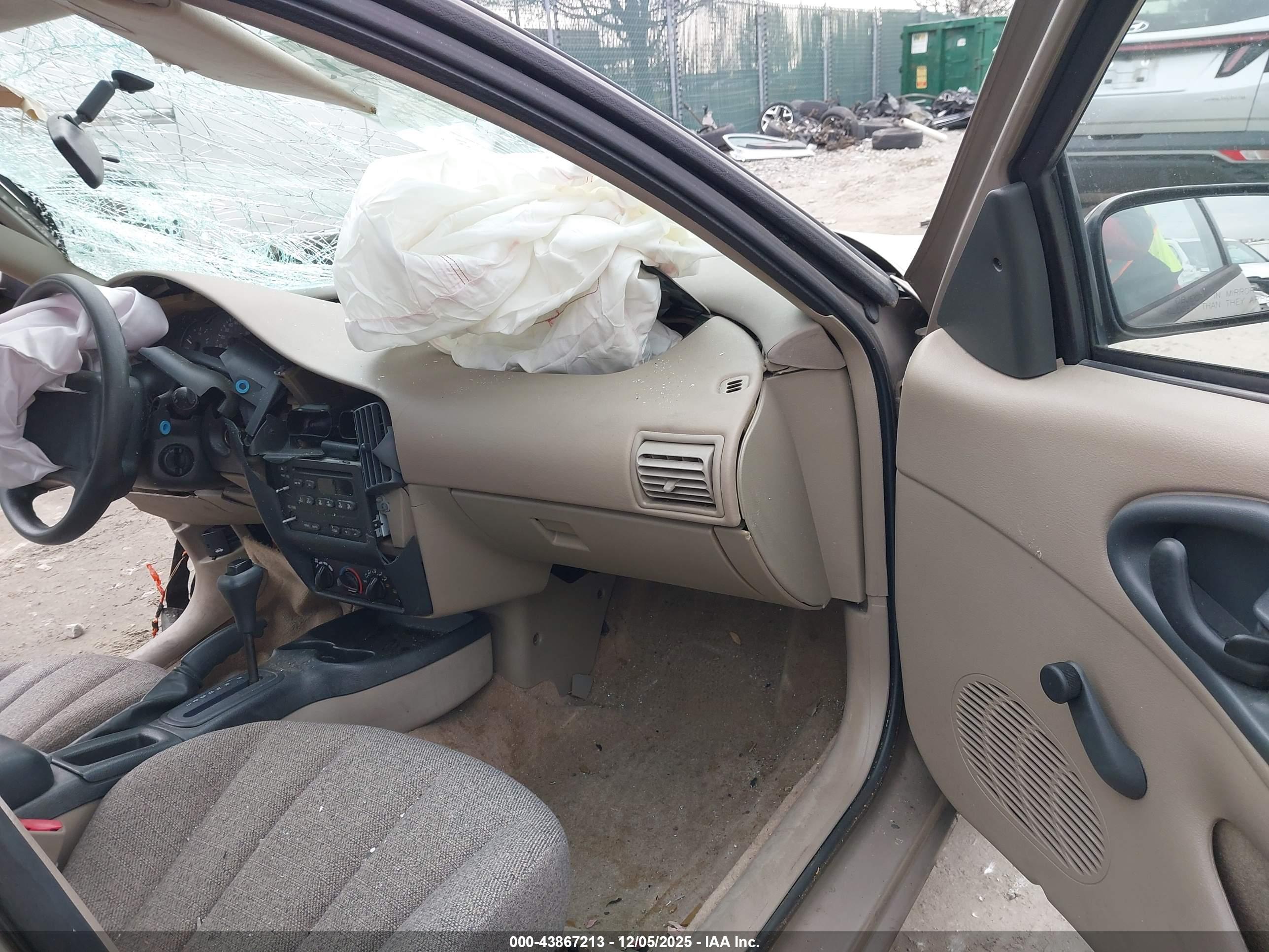 CHEVROLET CAVALIER image 5