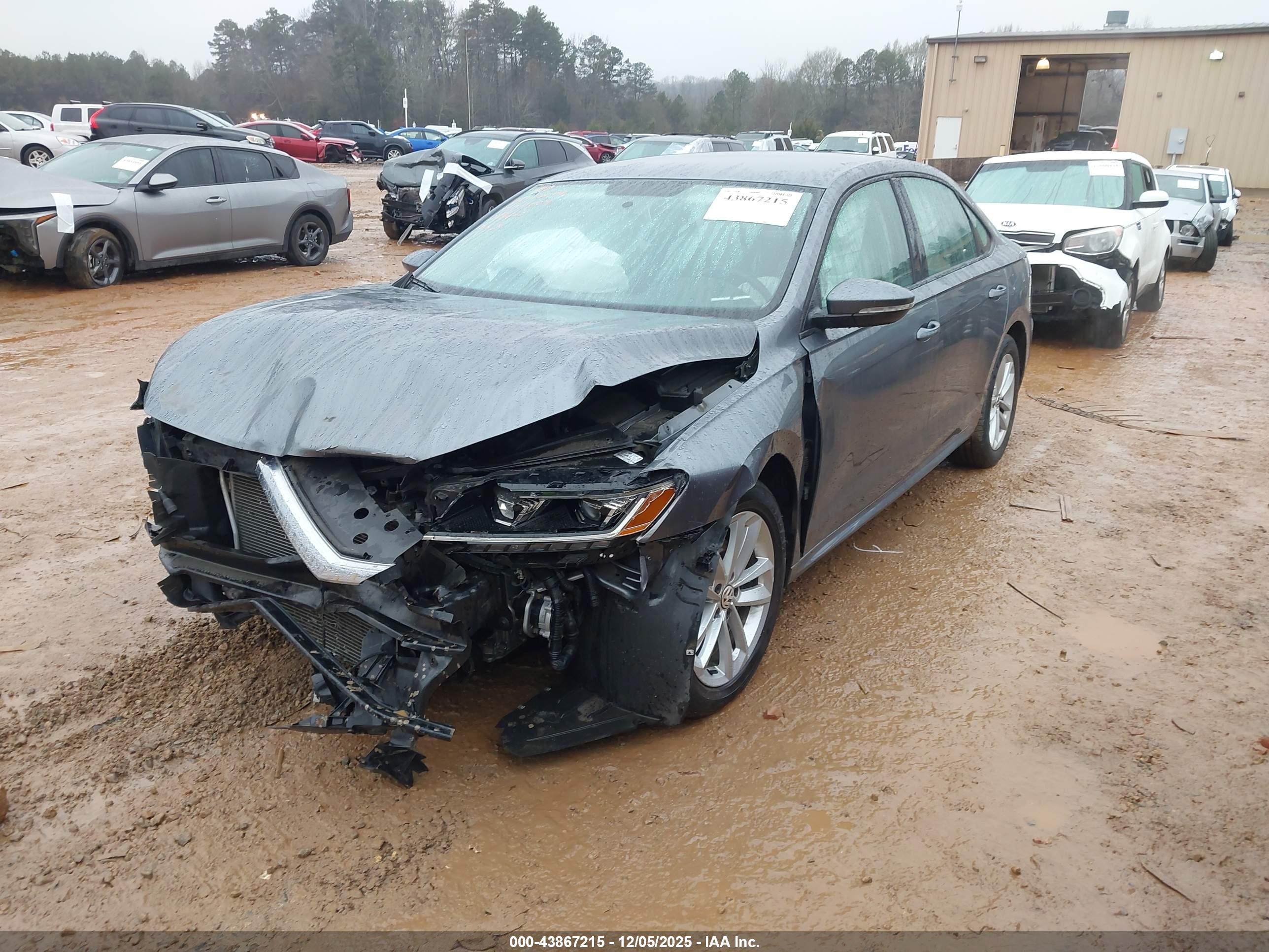 VOLKSWAGEN PASSAT image 2