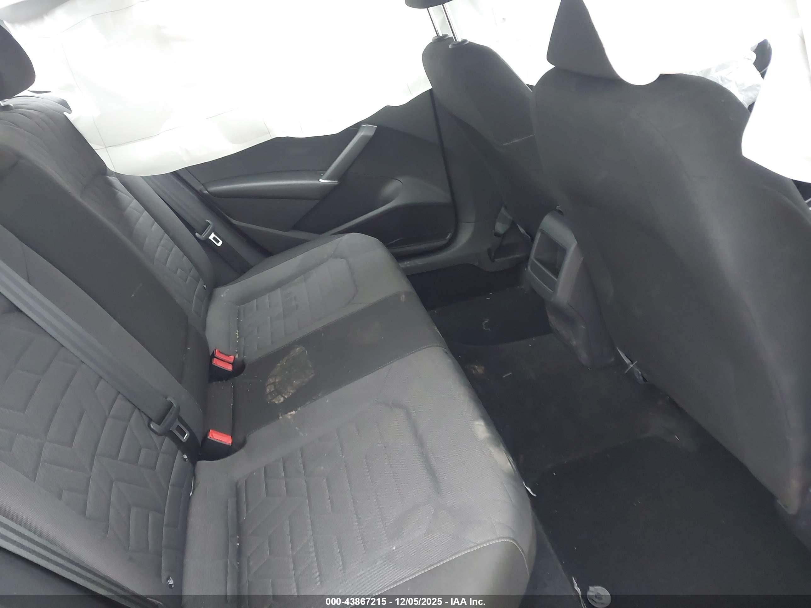 VOLKSWAGEN PASSAT image 8