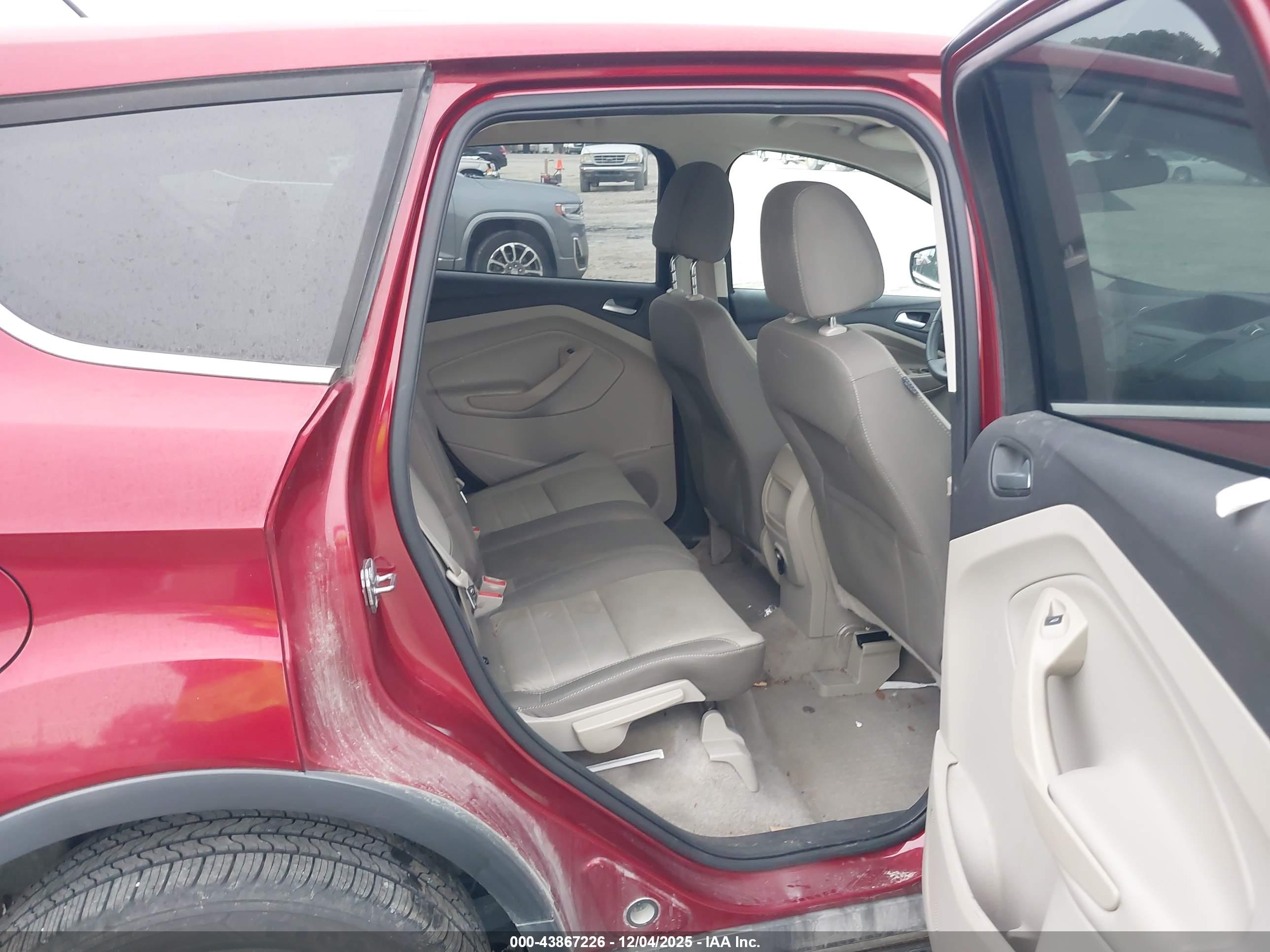 FORD ESCAPE image 8