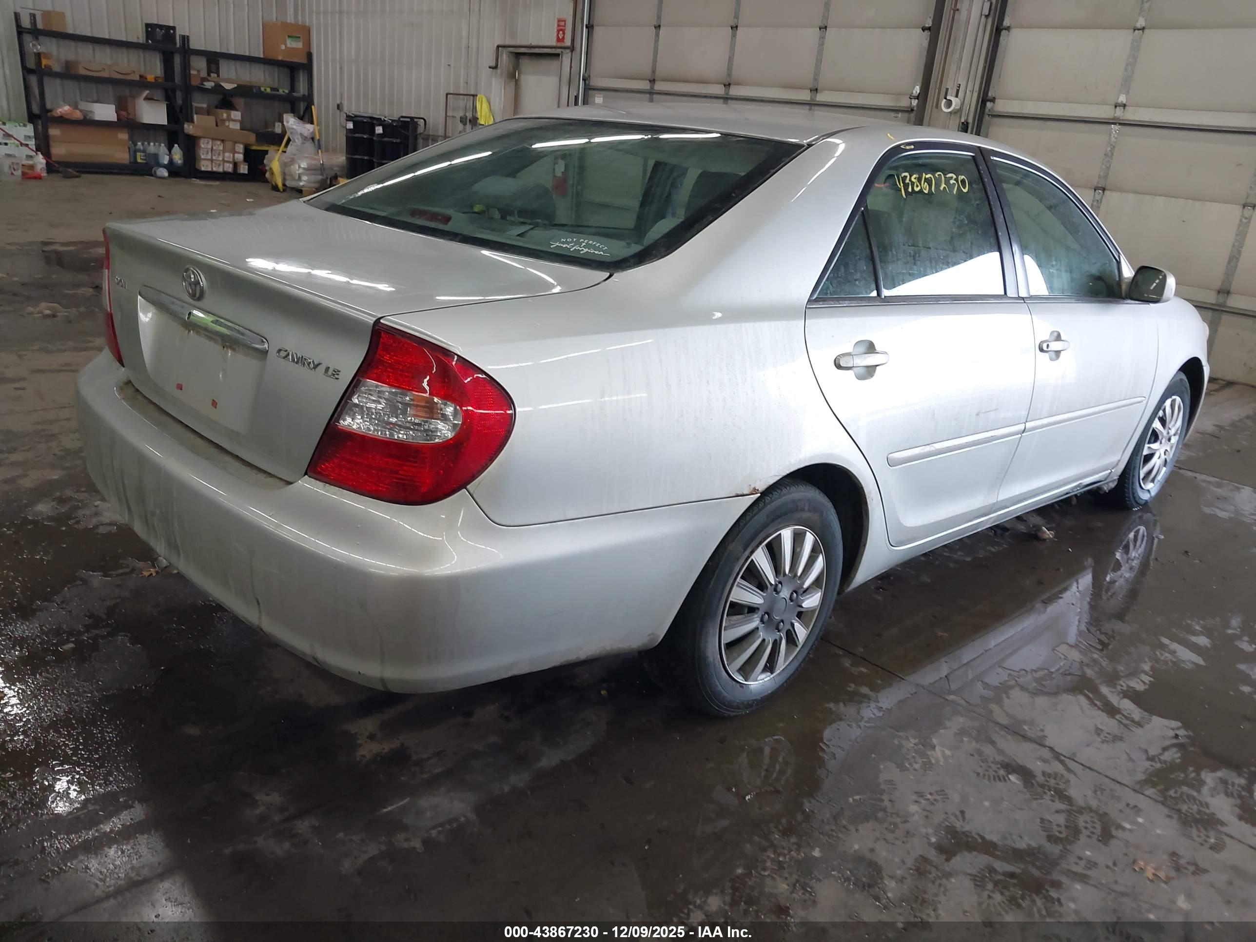 TOYOTA CAMRY image 4