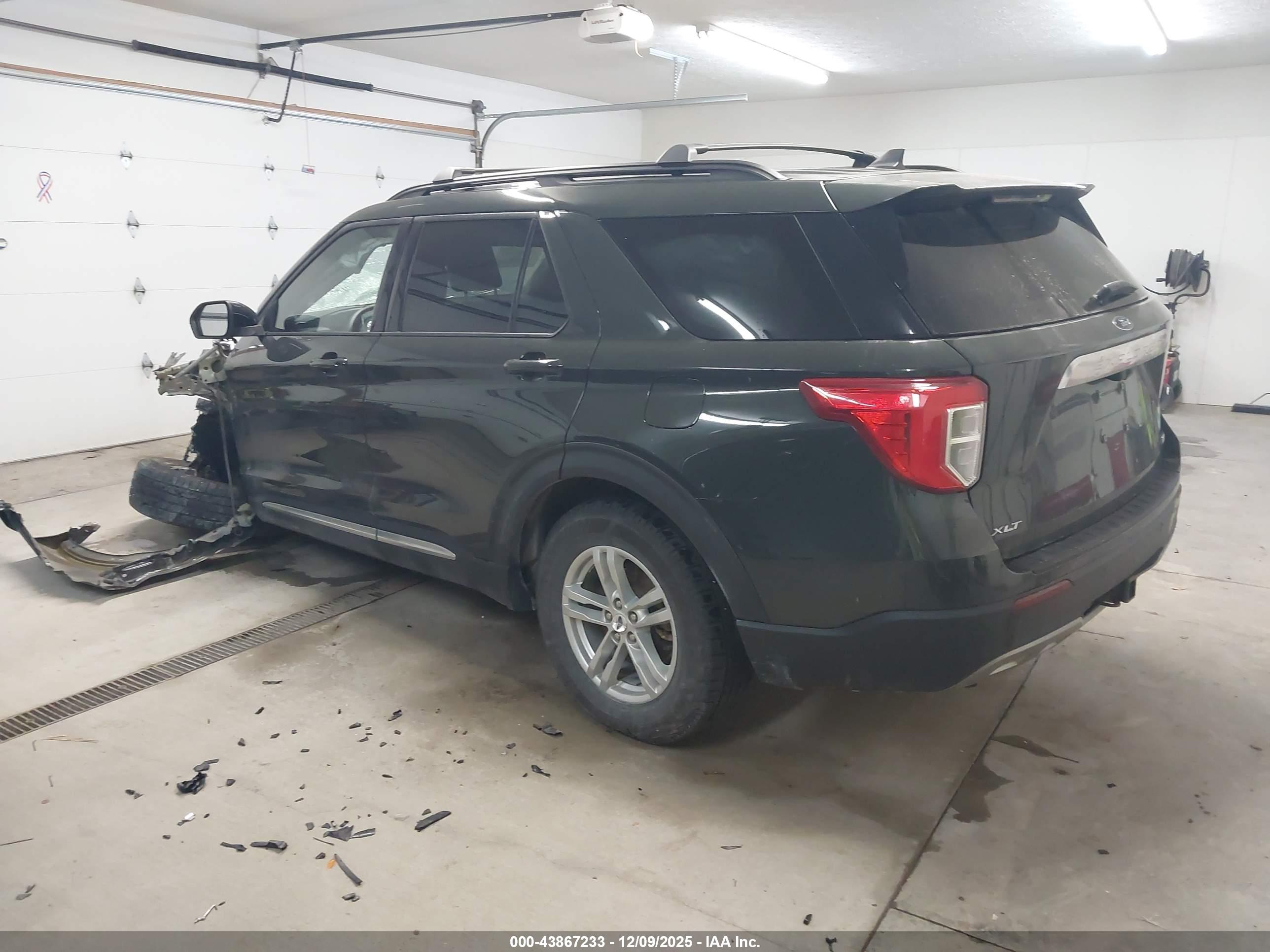 FORD EXPLORER image 3