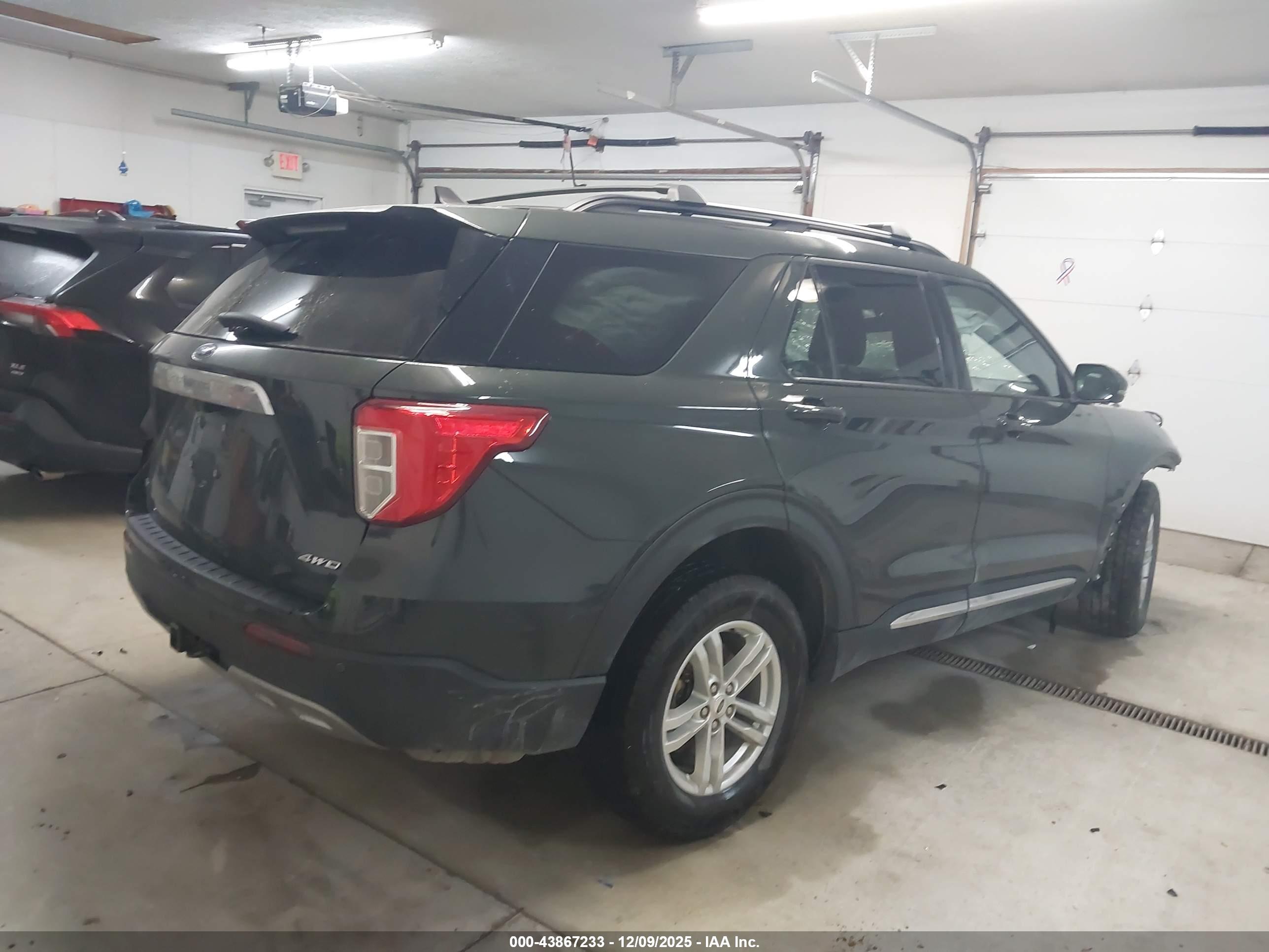 FORD EXPLORER image 4