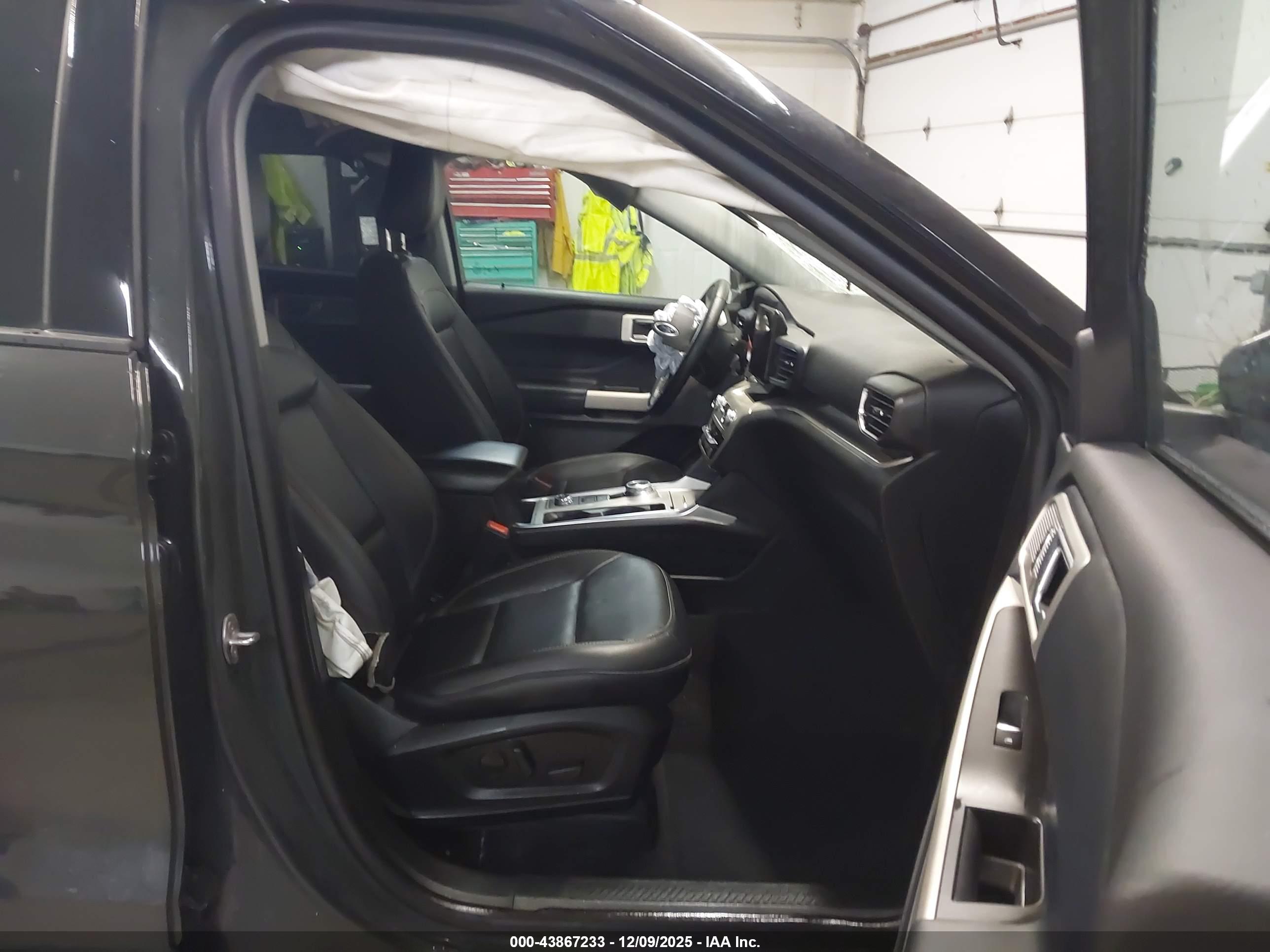 FORD EXPLORER image 5