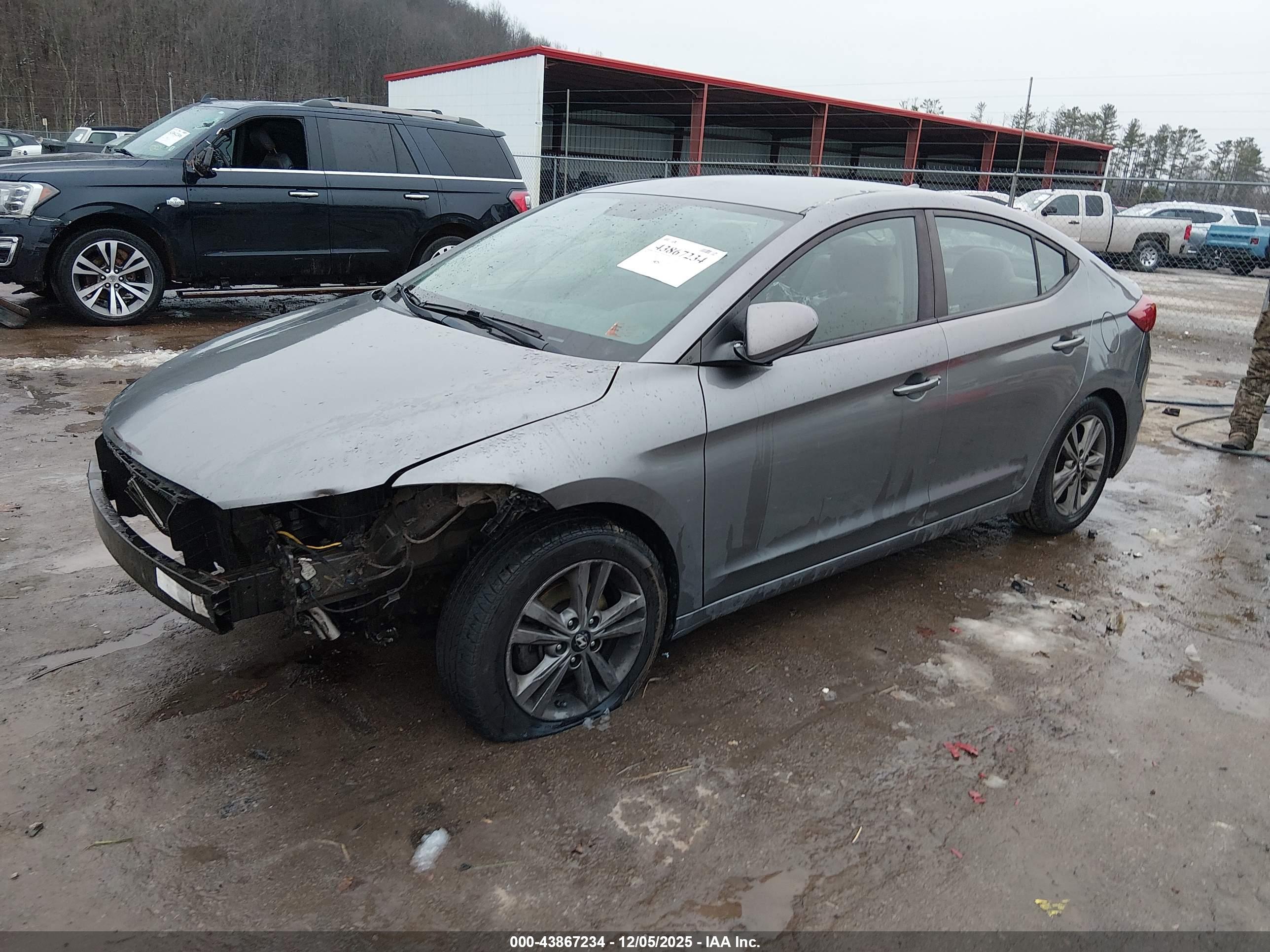 HYUNDAI ELANTRA image 2