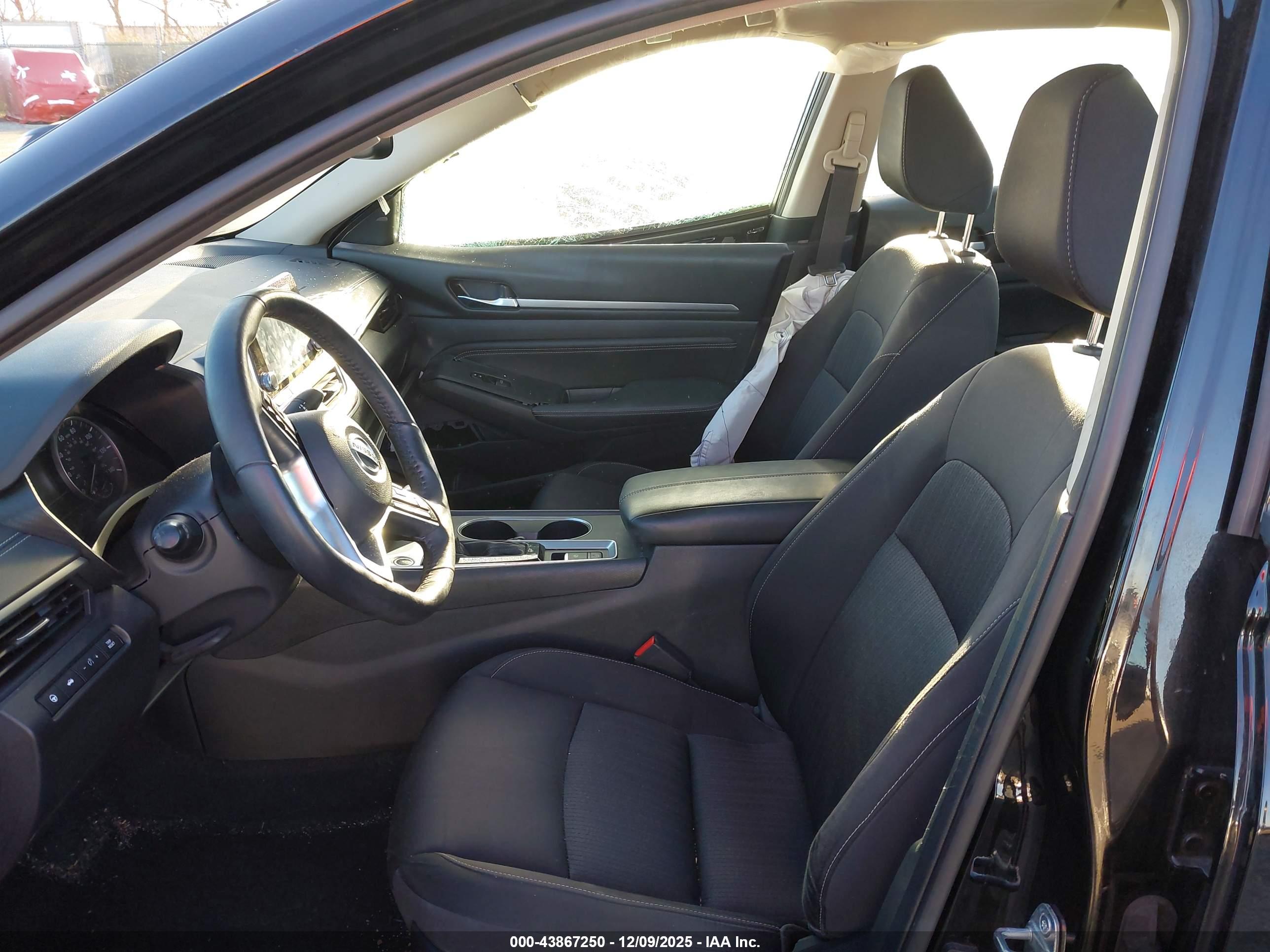 NISSAN ALTIMA image 5