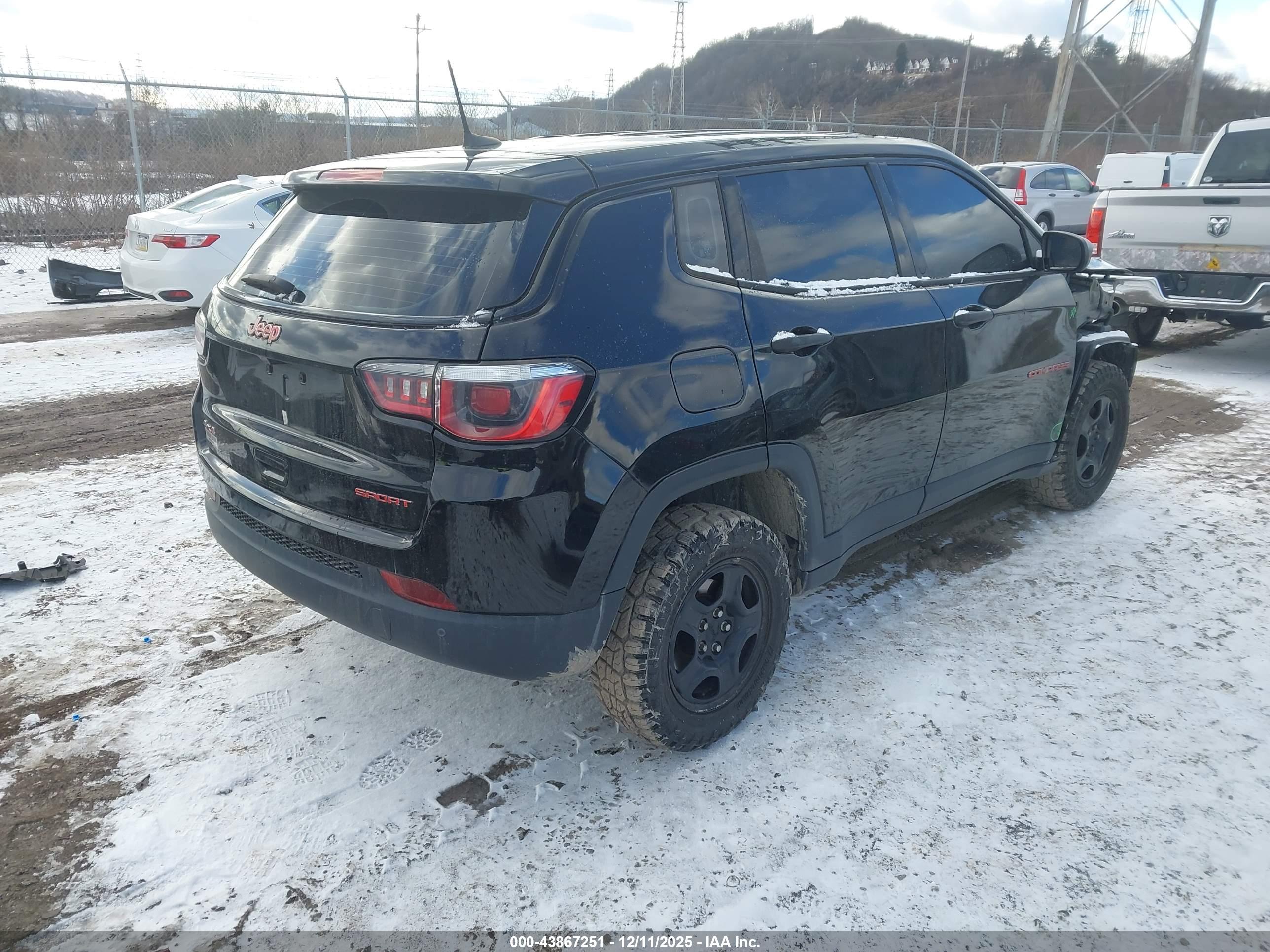 JEEP COMPASS image 4