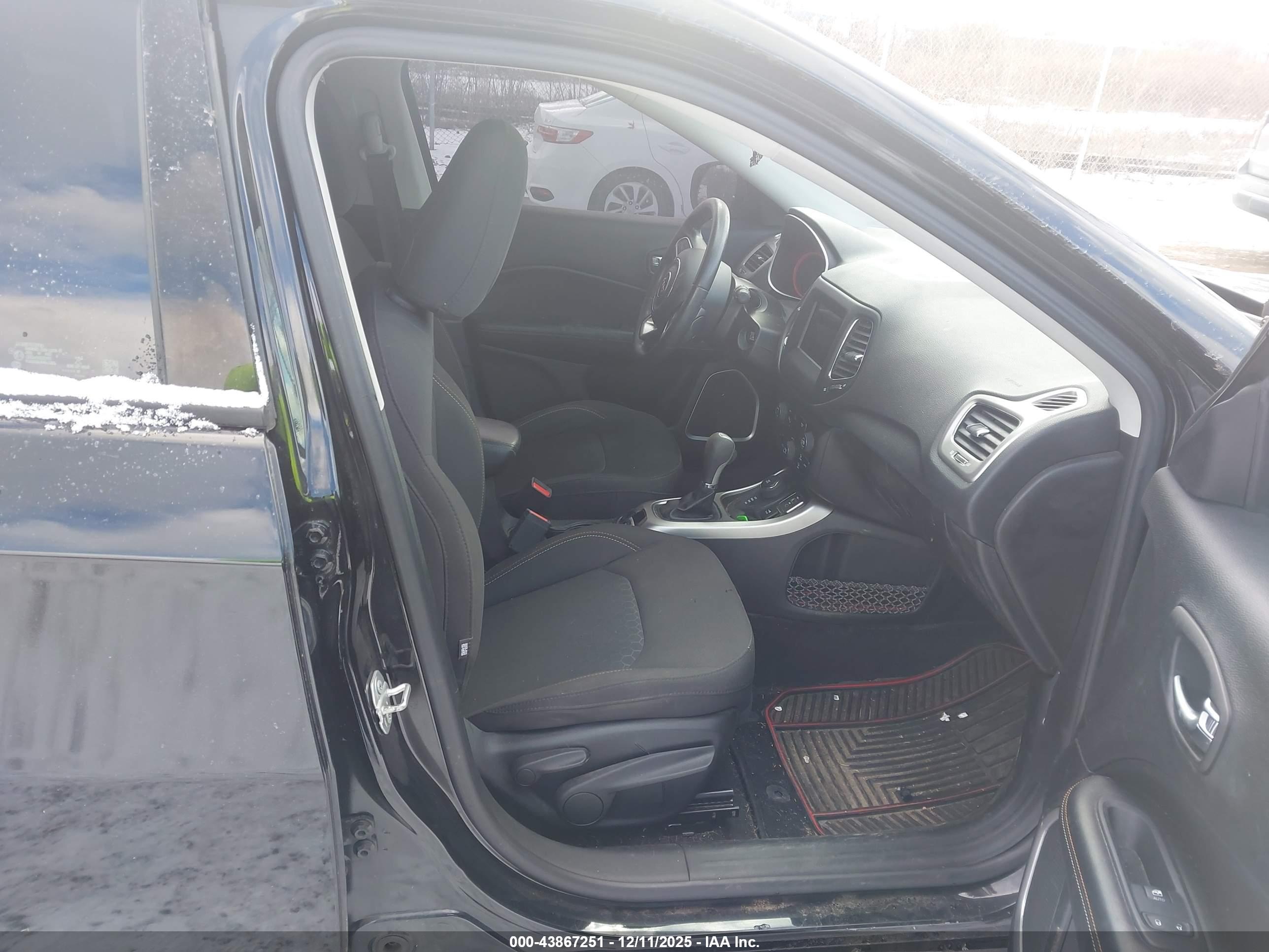 JEEP COMPASS image 5