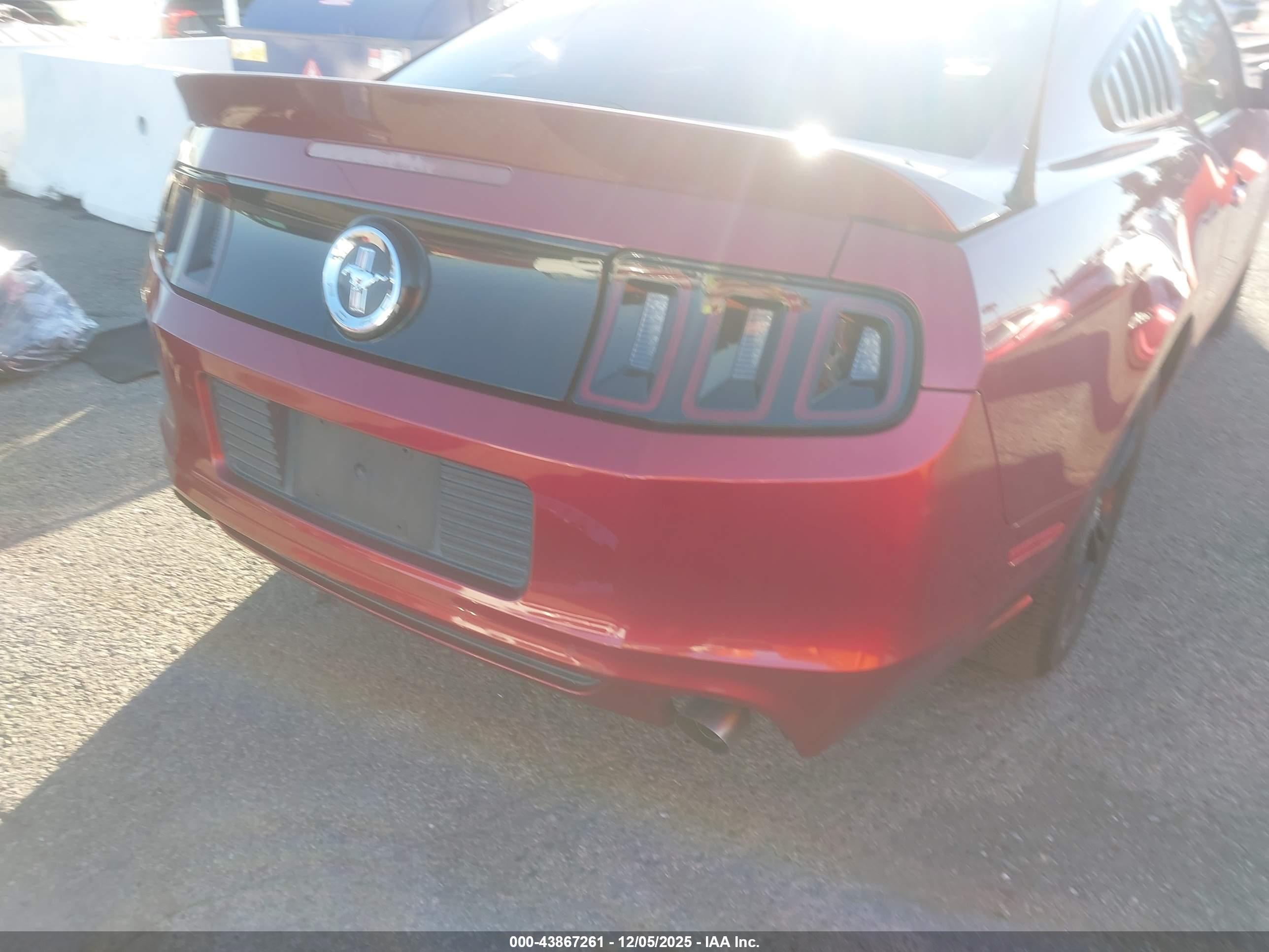 FORD MUSTANG image 4