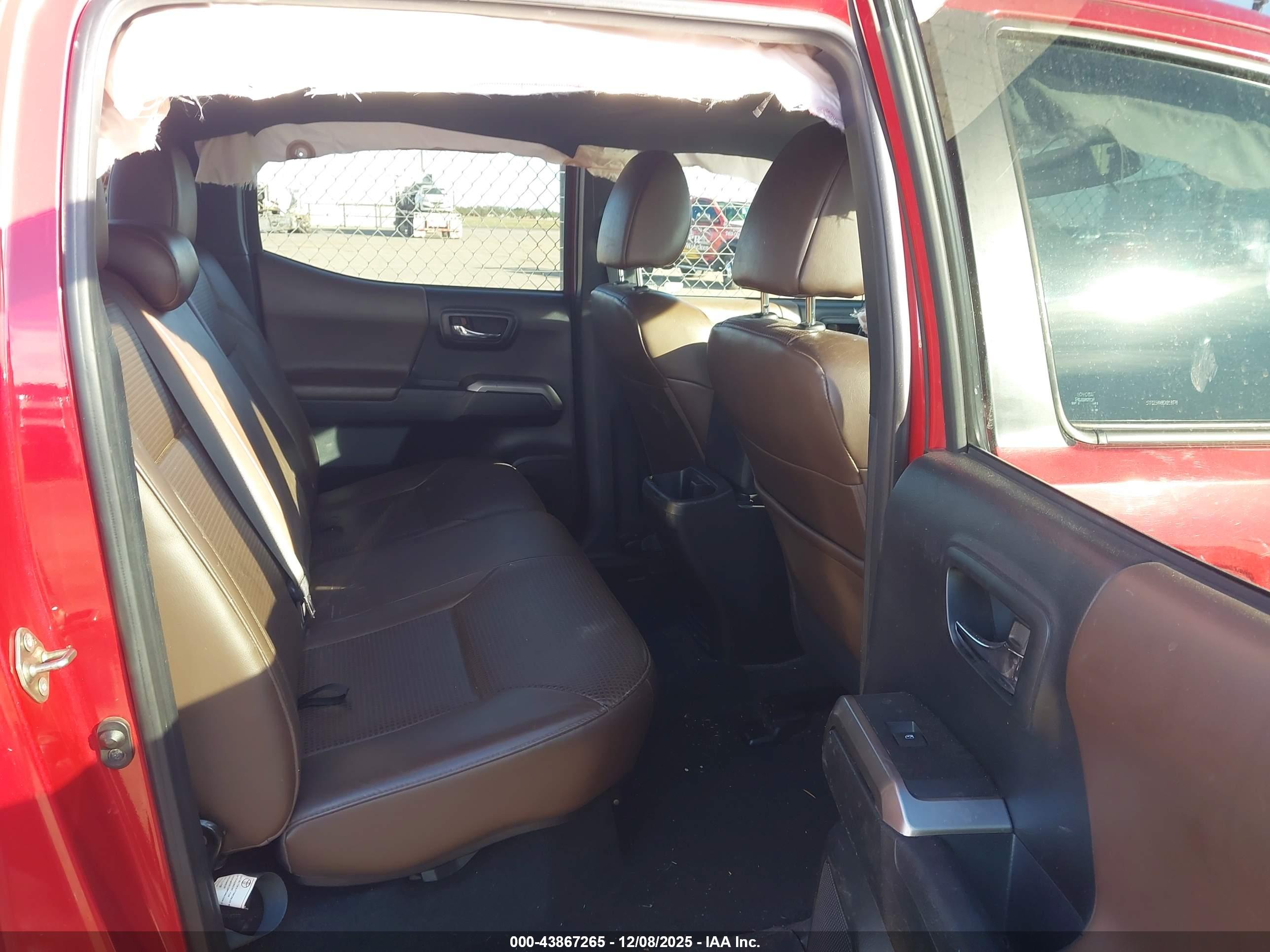 TOYOTA TACOMA image 8