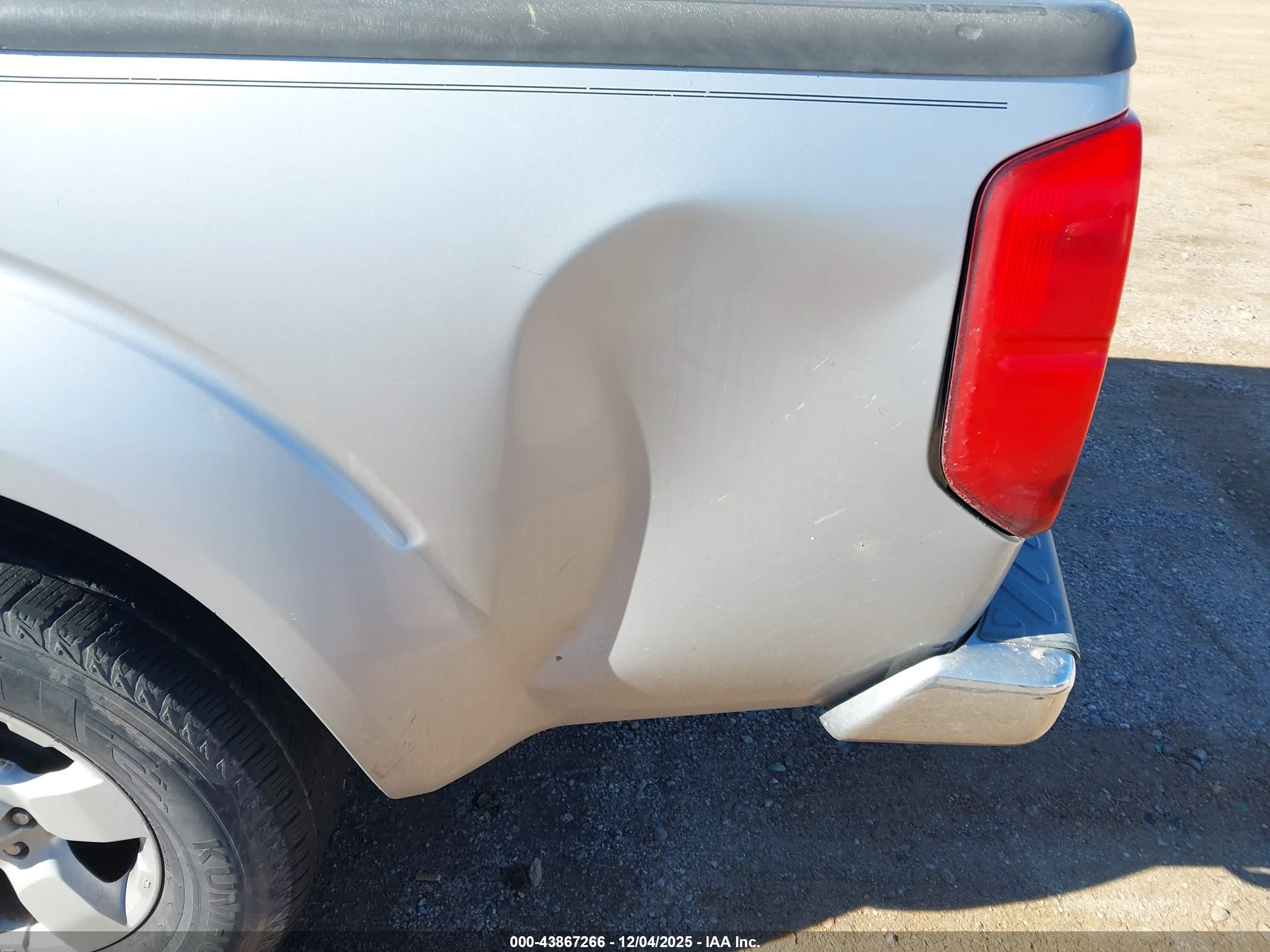 NISSAN FRONTIER image 6