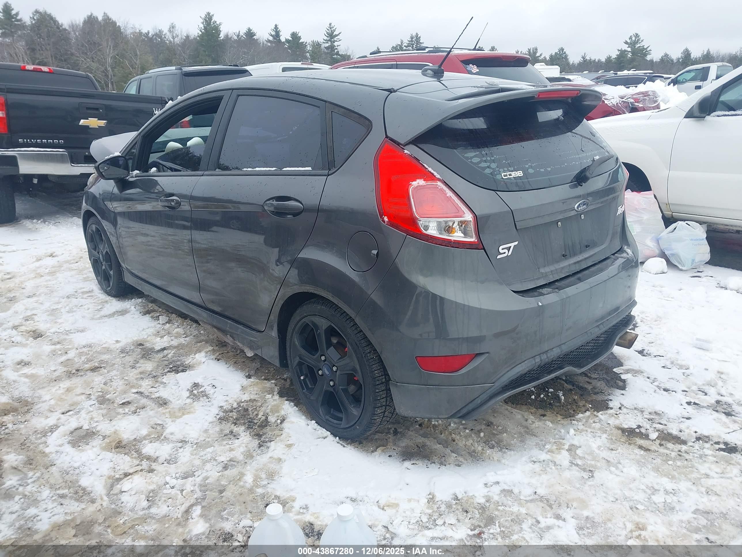 FORD FIESTA image 3