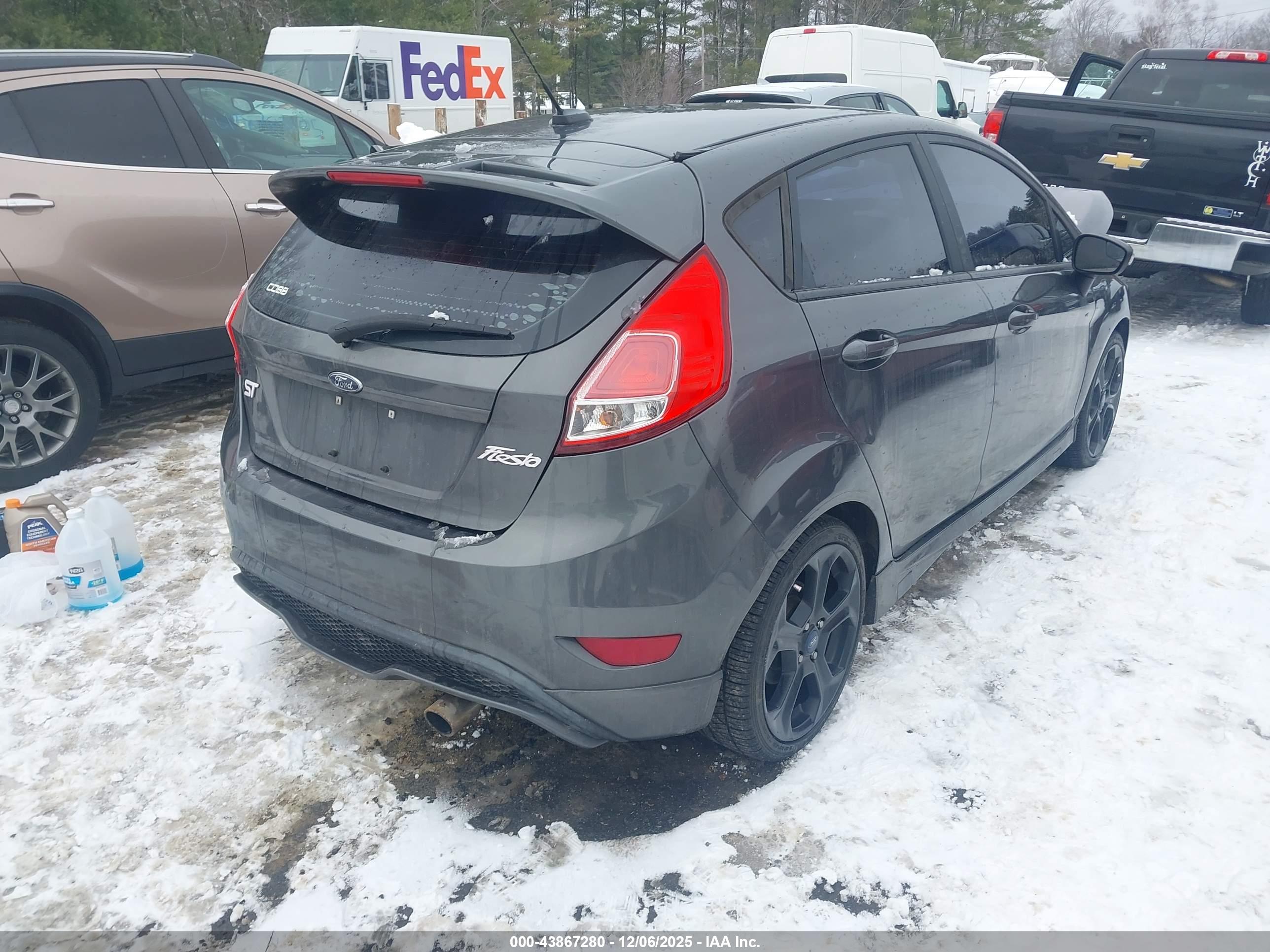 FORD FIESTA image 4