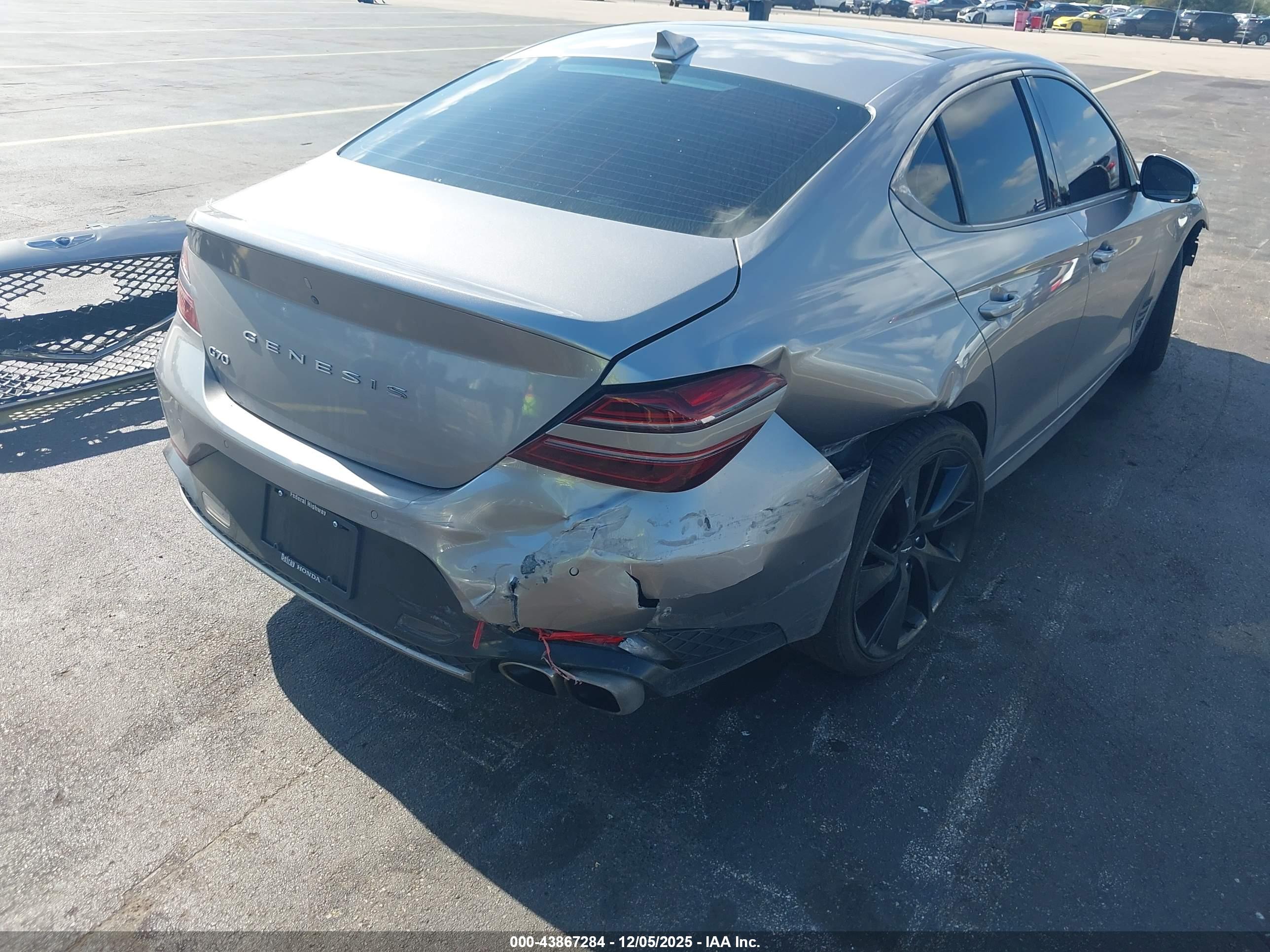 GENESIS G70 image 6