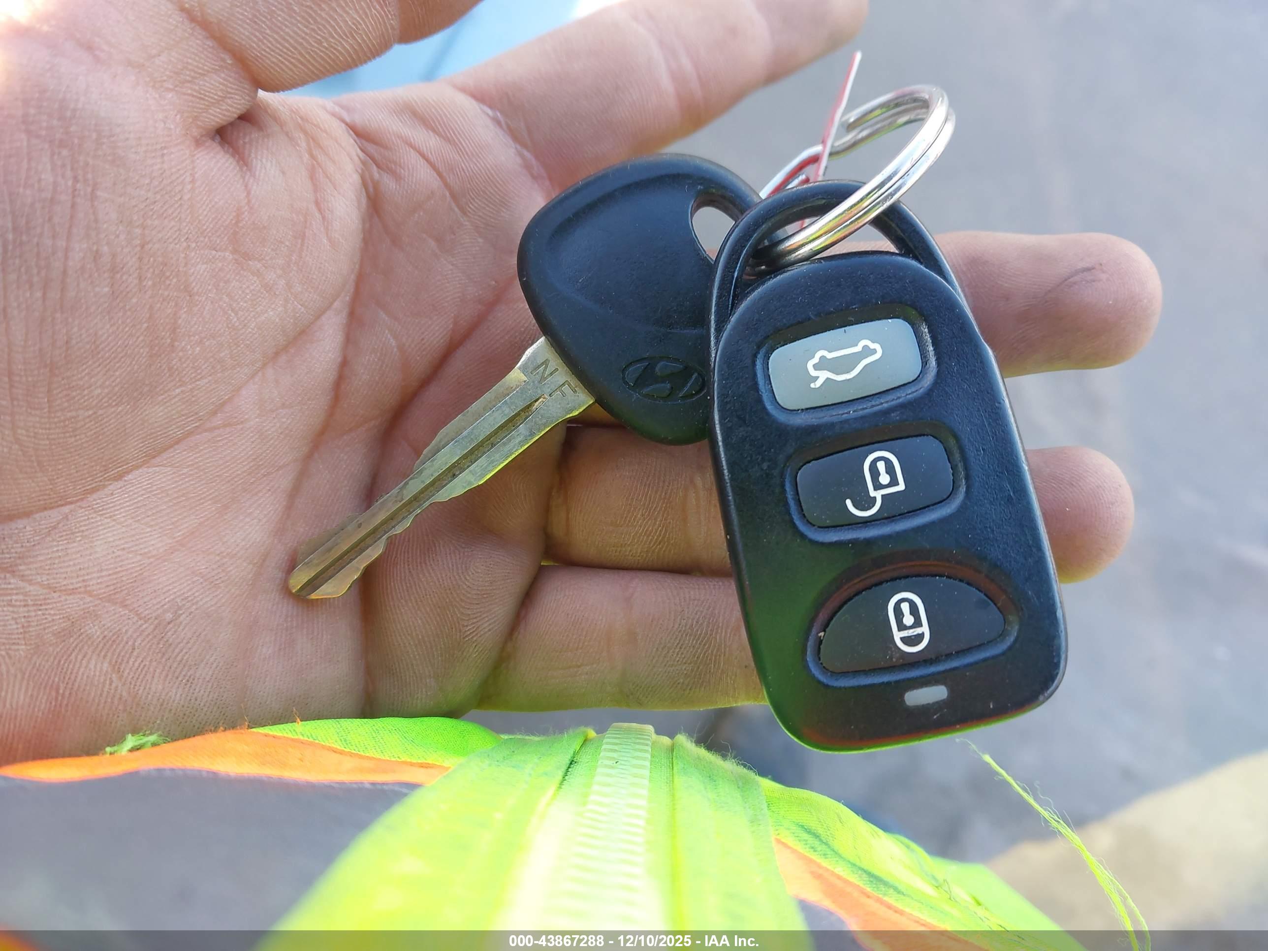 HYUNDAI SONATA image 11