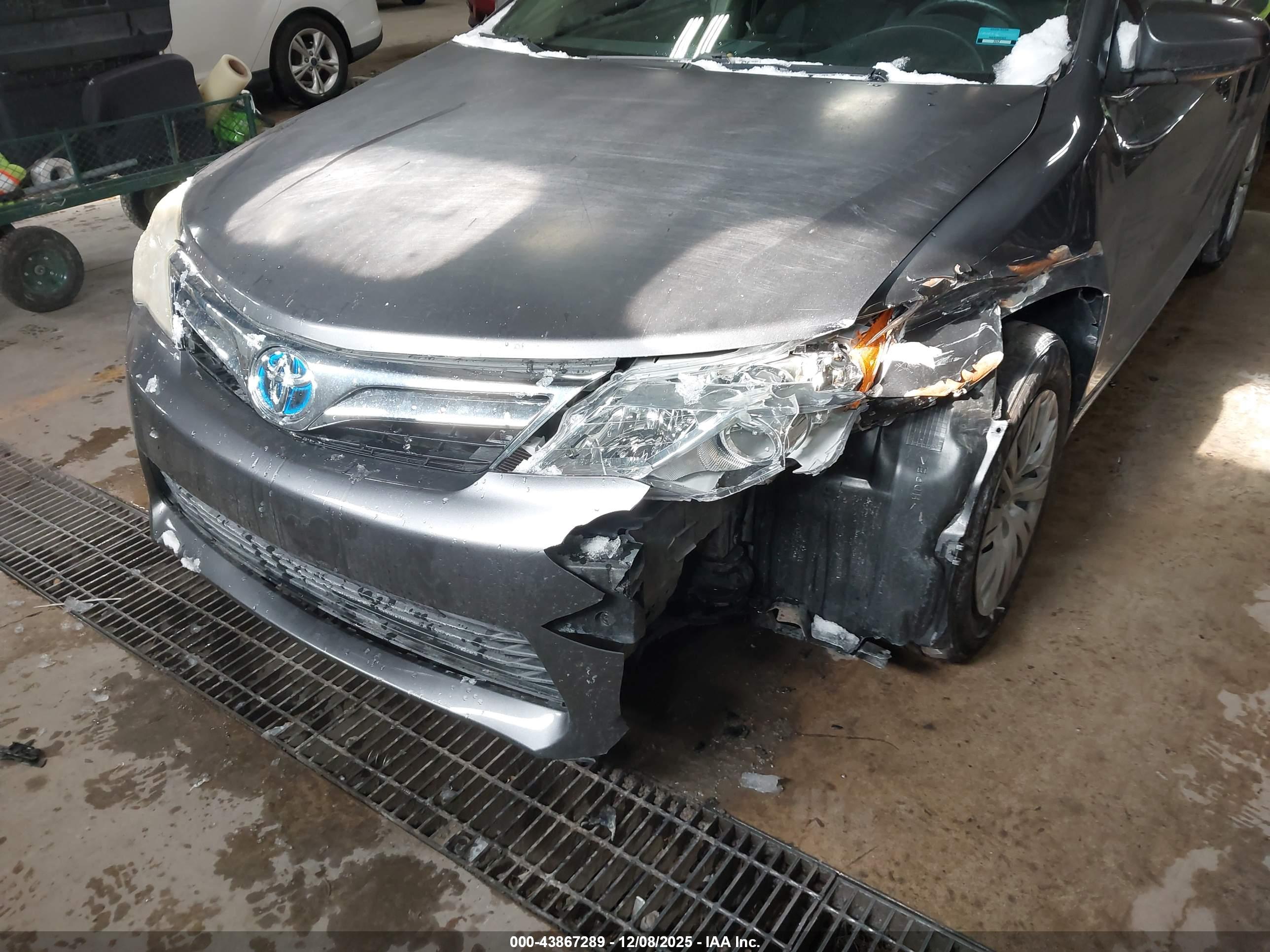 TOYOTA CAMRY image 6