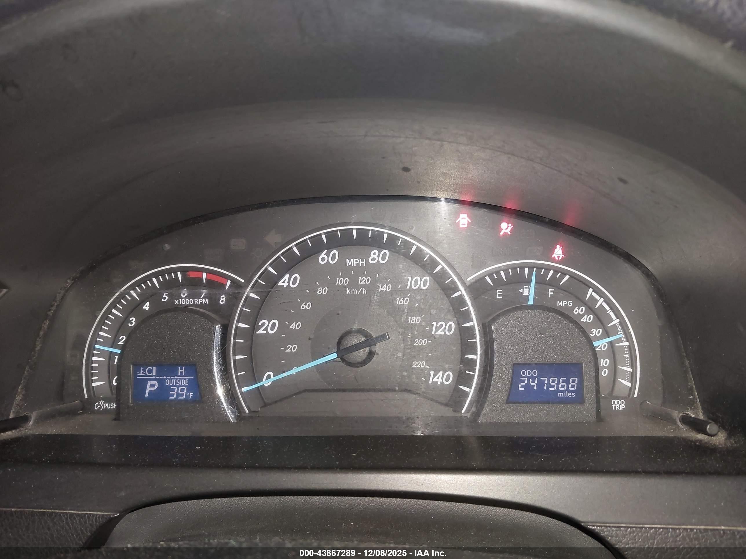 TOYOTA CAMRY image 7