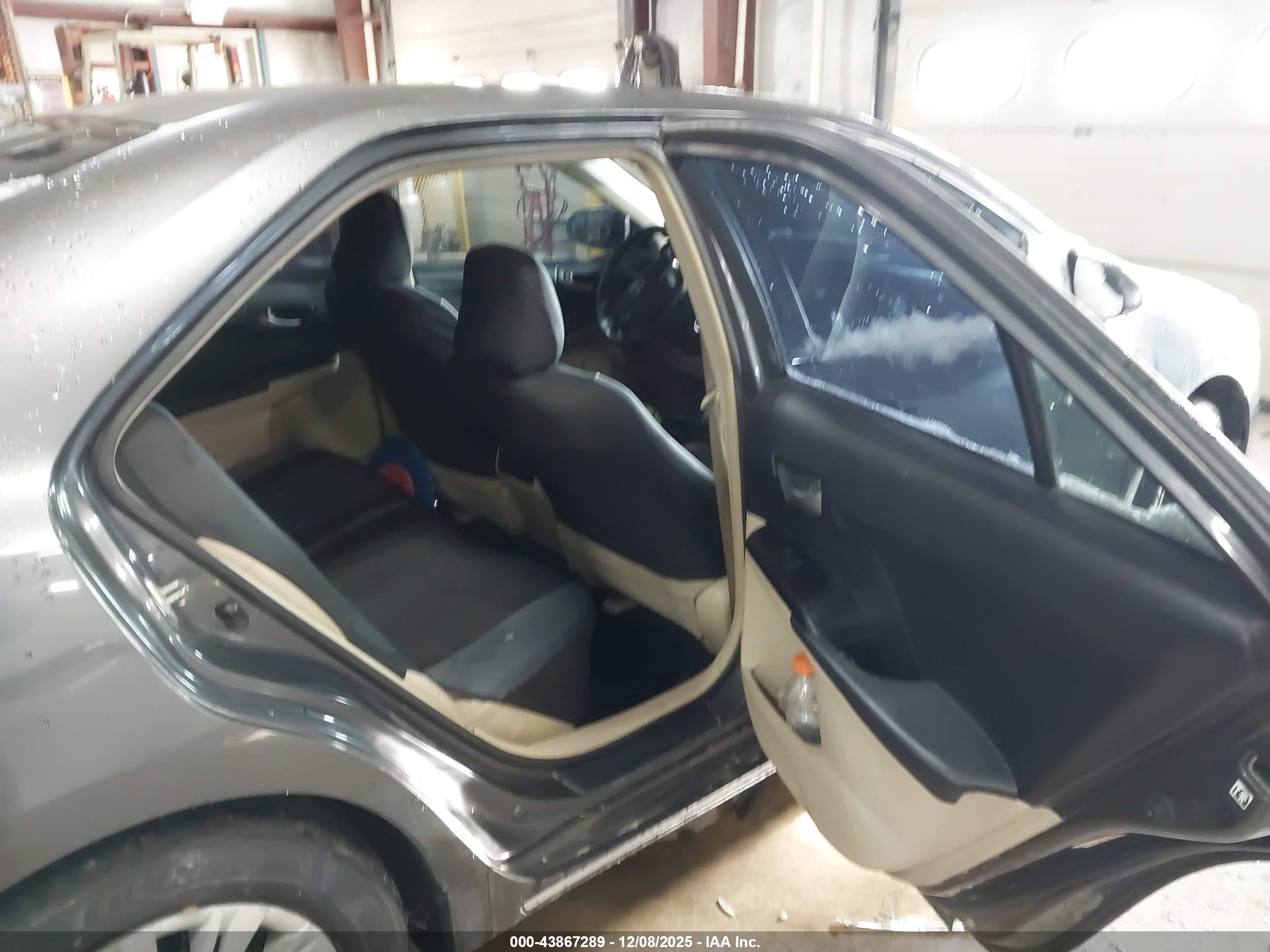 TOYOTA CAMRY image 8