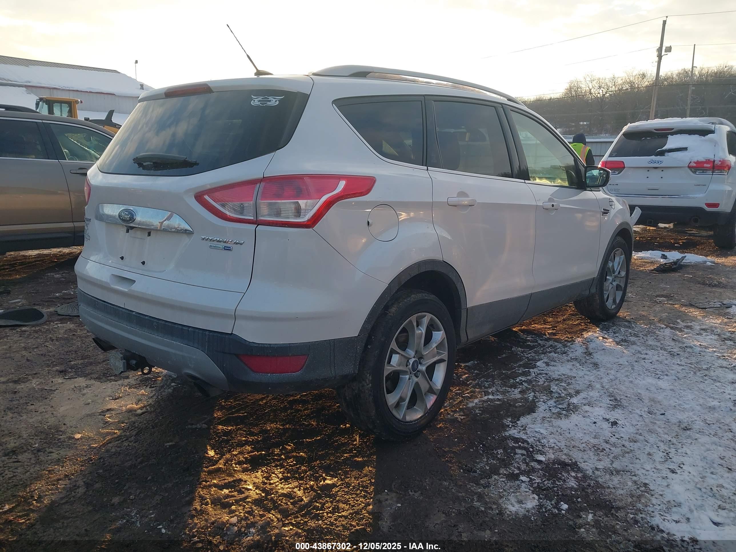 FORD ESCAPE image 4