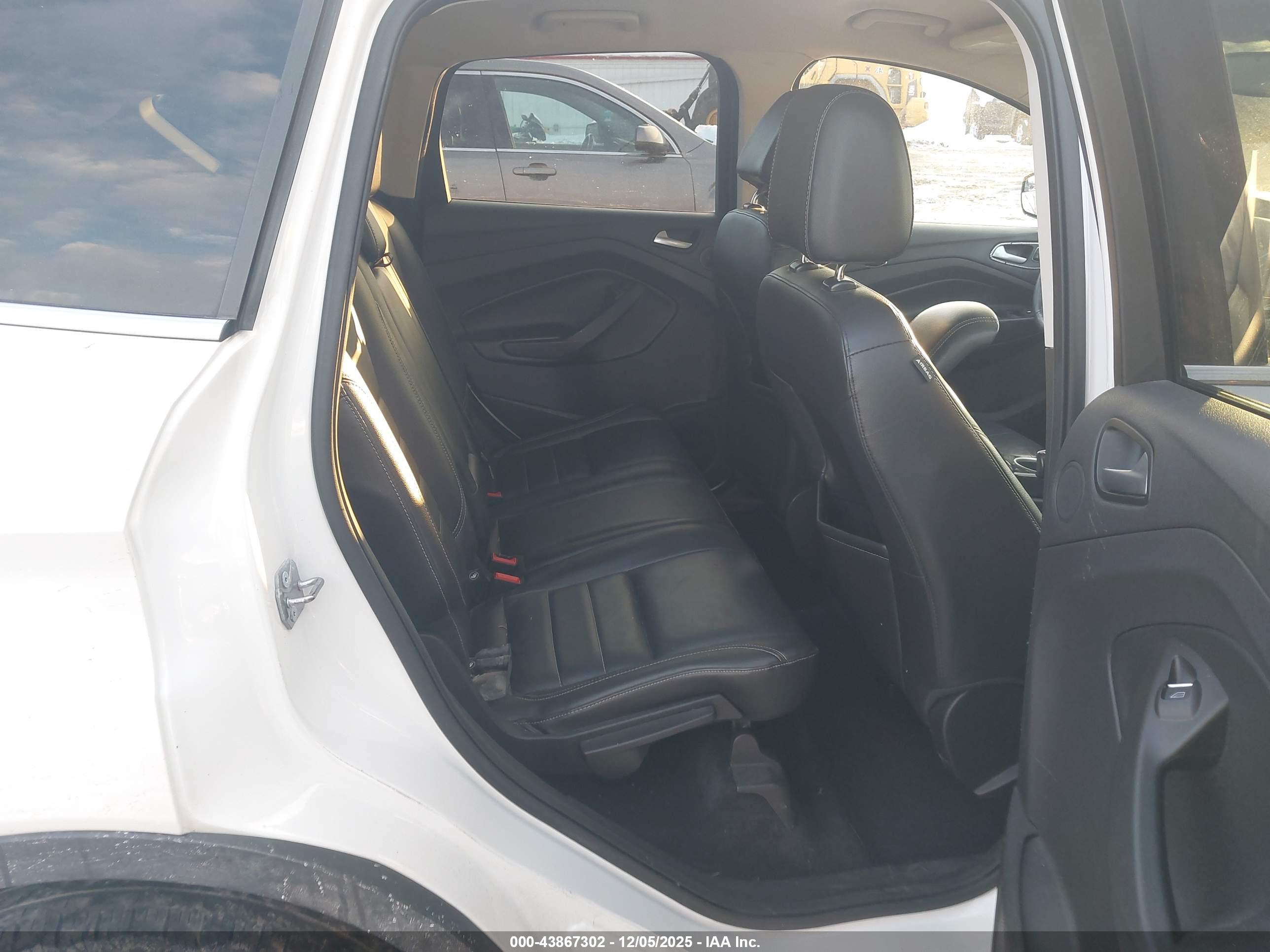 FORD ESCAPE image 8