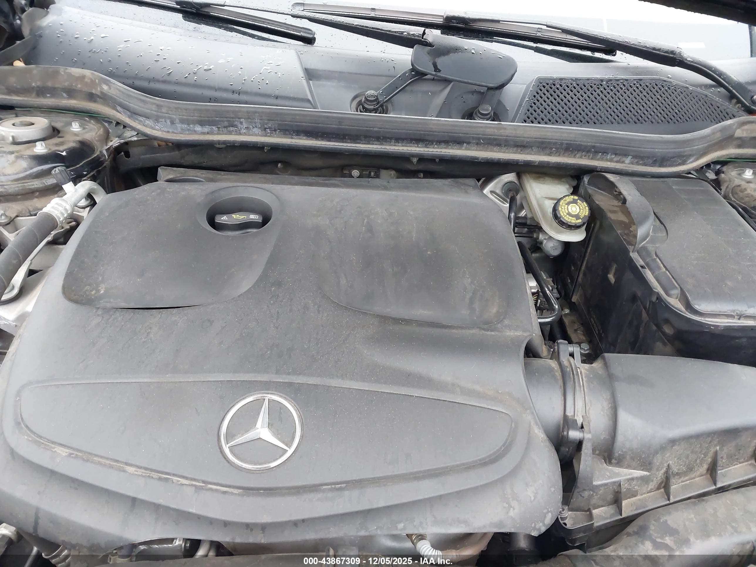 MERCEDES-BENZ GLA image 10