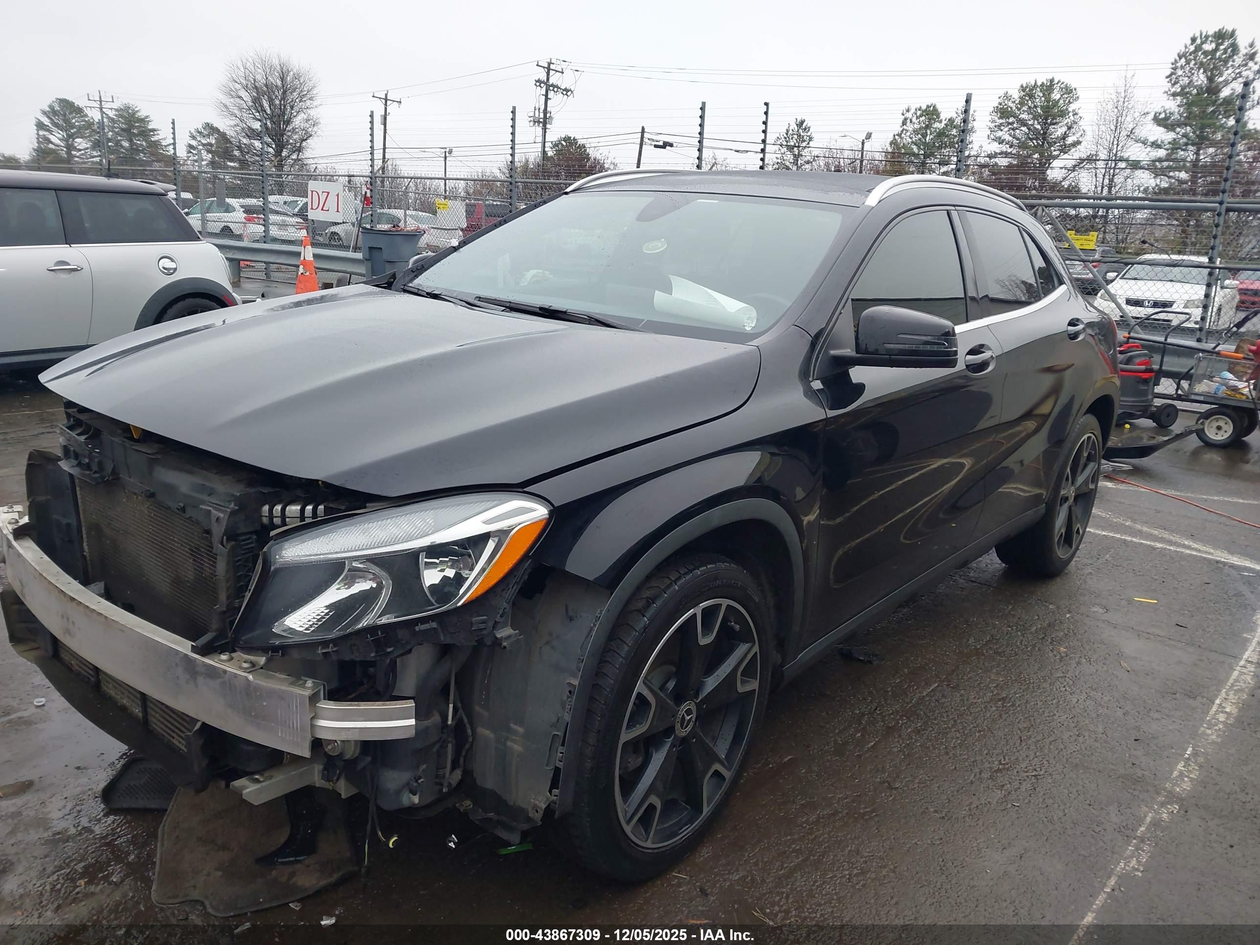 MERCEDES-BENZ GLA image 2