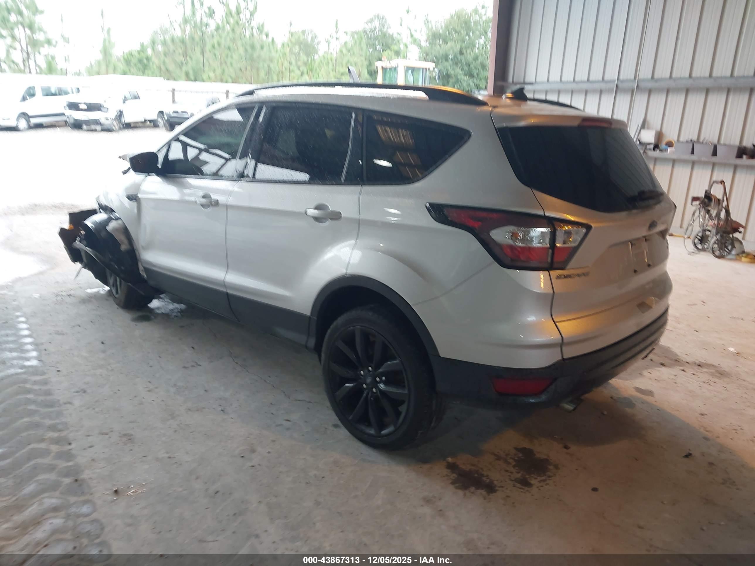 FORD ESCAPE image 3