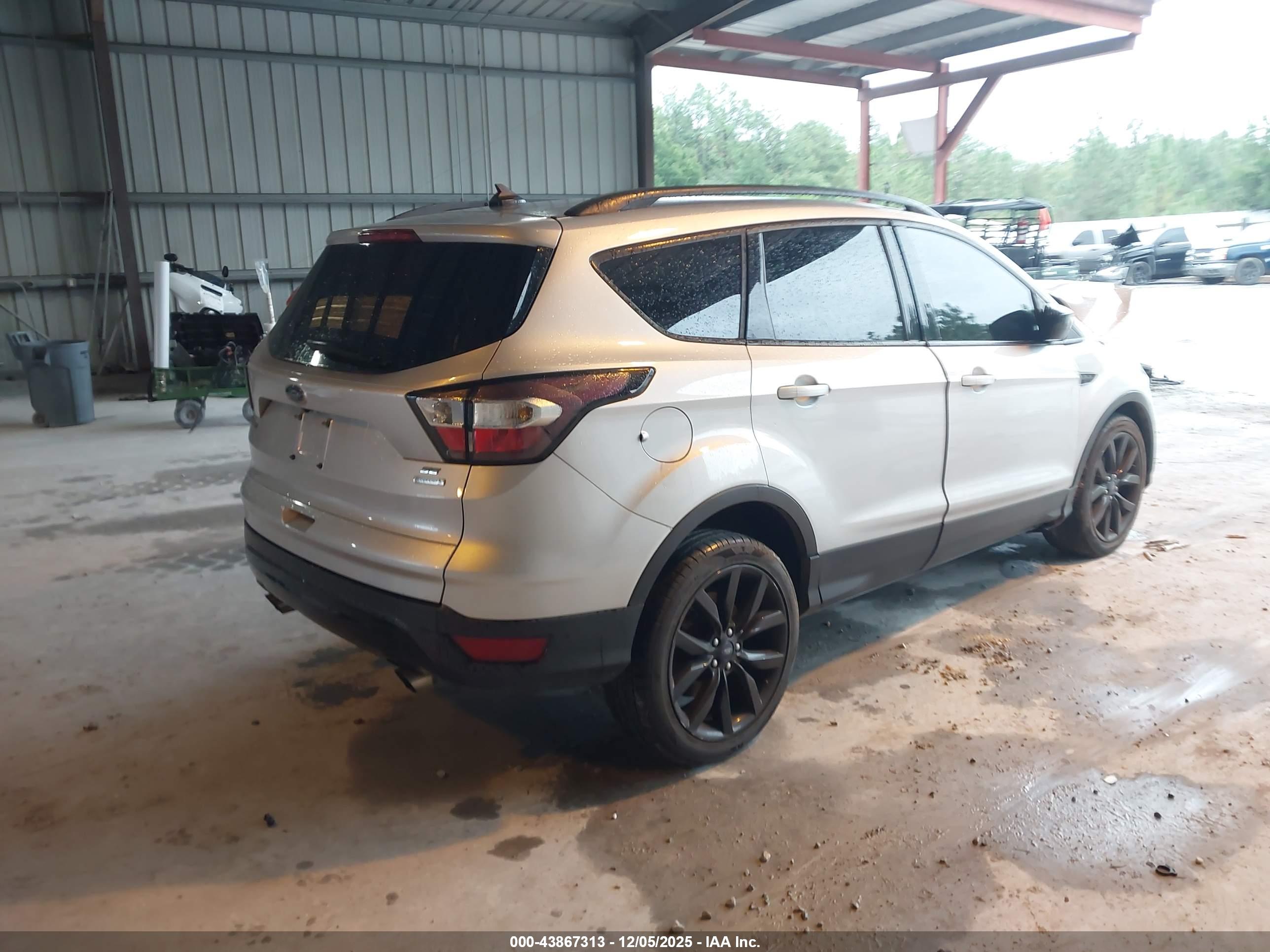 FORD ESCAPE image 4