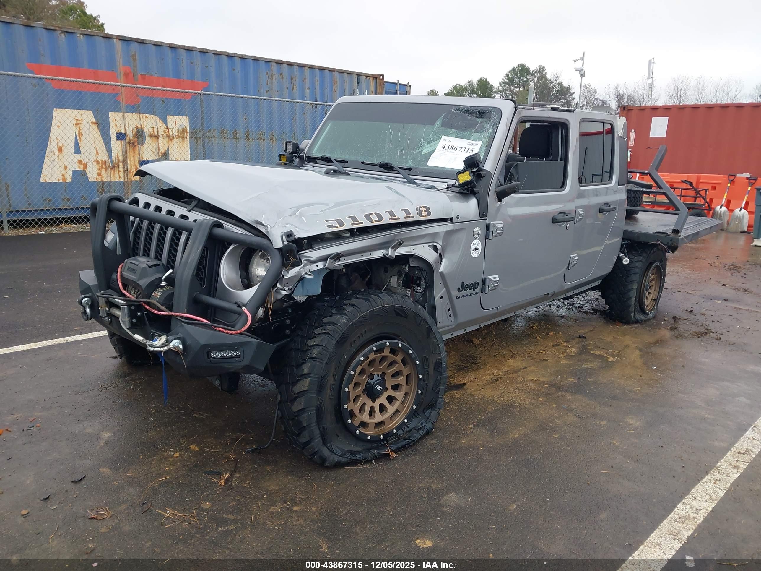 JEEP GLADIATOR image 2