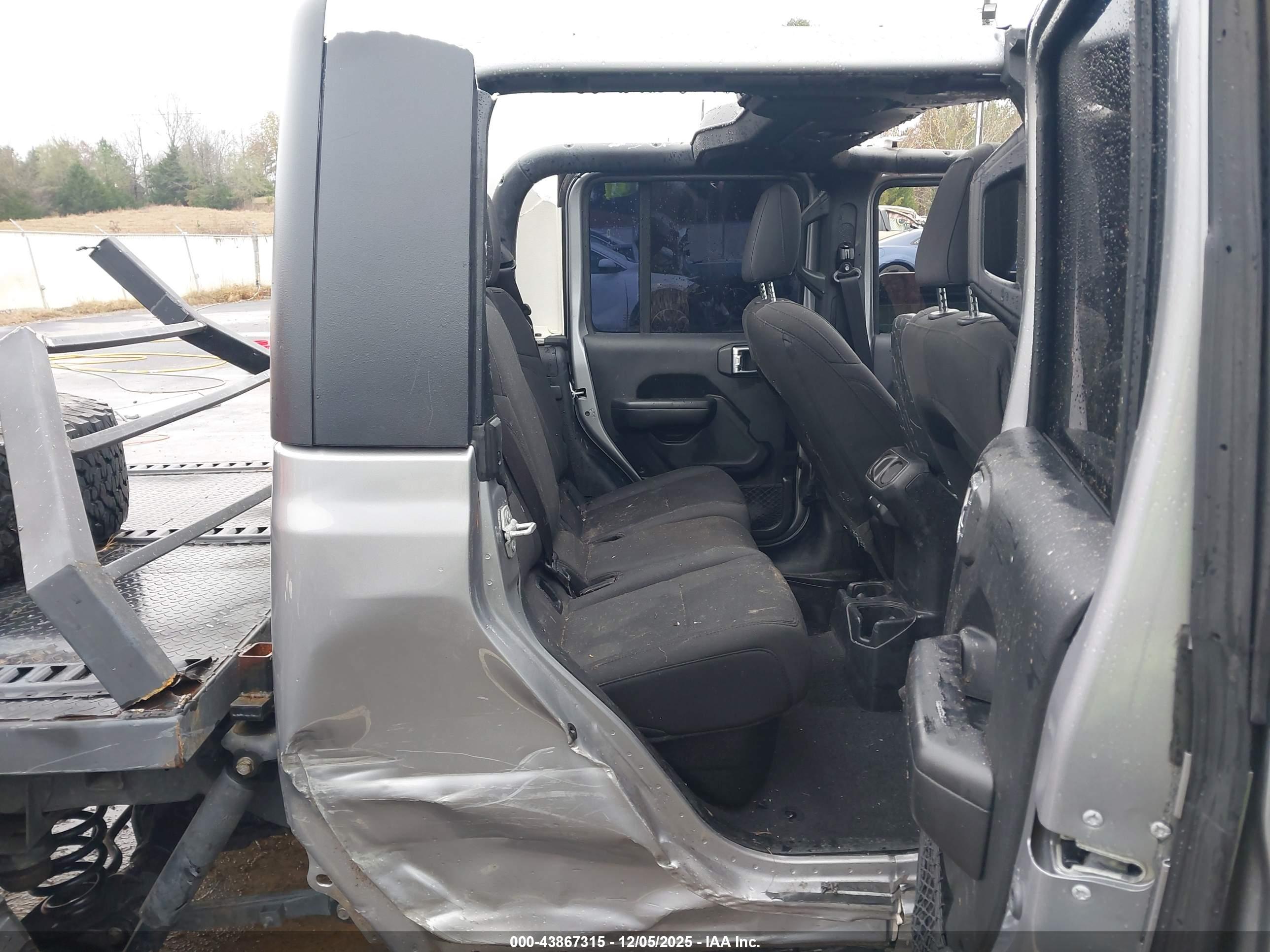 JEEP GLADIATOR image 8